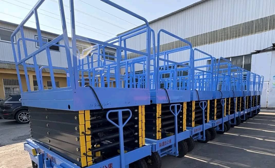 مان لفت وسيزر لفت وتيليهندلر وجي سي بي متوفرة للاي