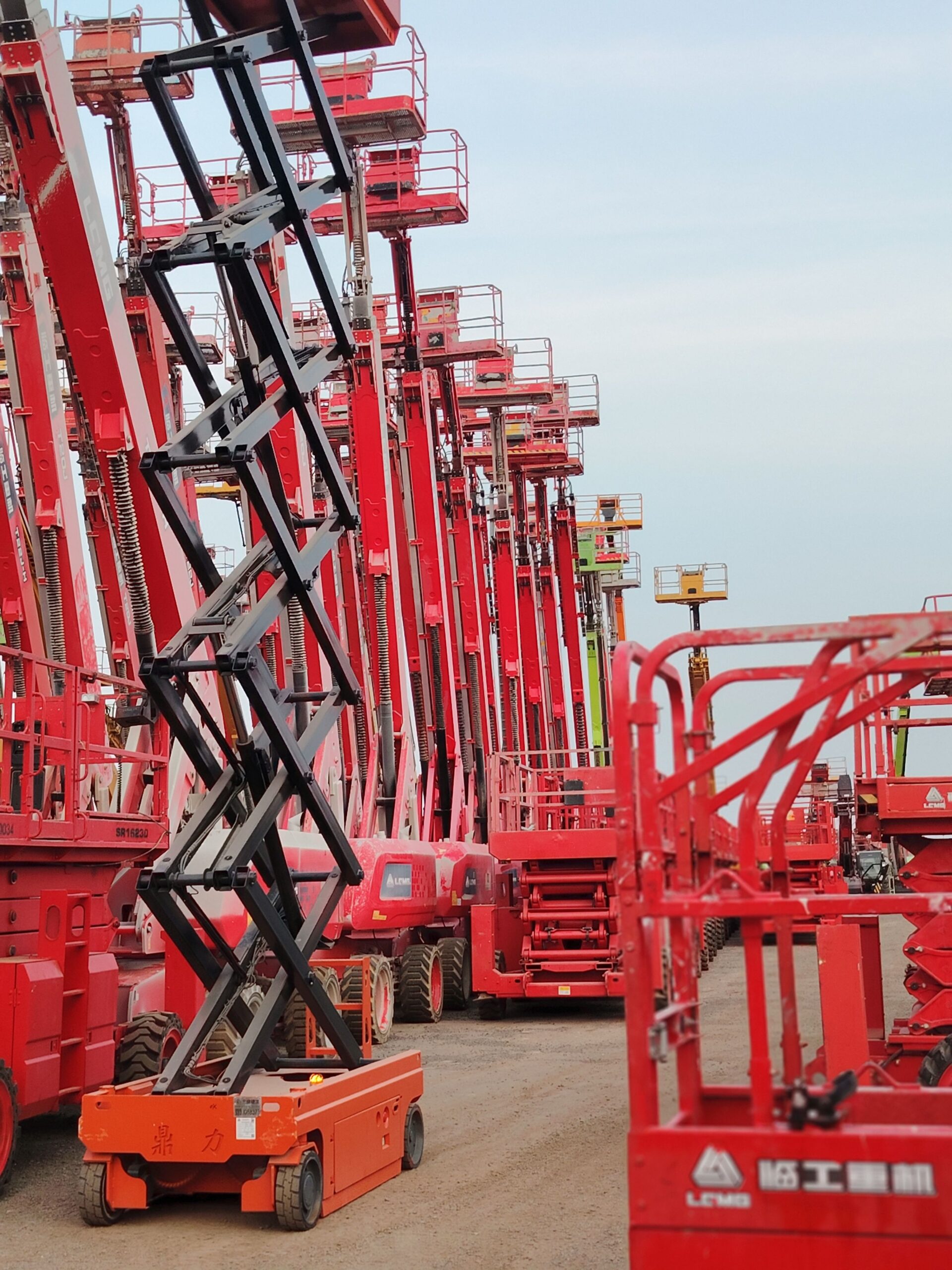 سيزرلفت ومان لفت ورافعات شوكيه وتليهندلر جي سي بي