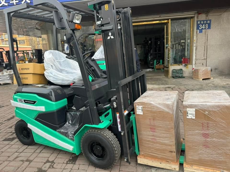 سيزرلفت ومان لفت ورافعات شوكيه وتليهندلر للايجار