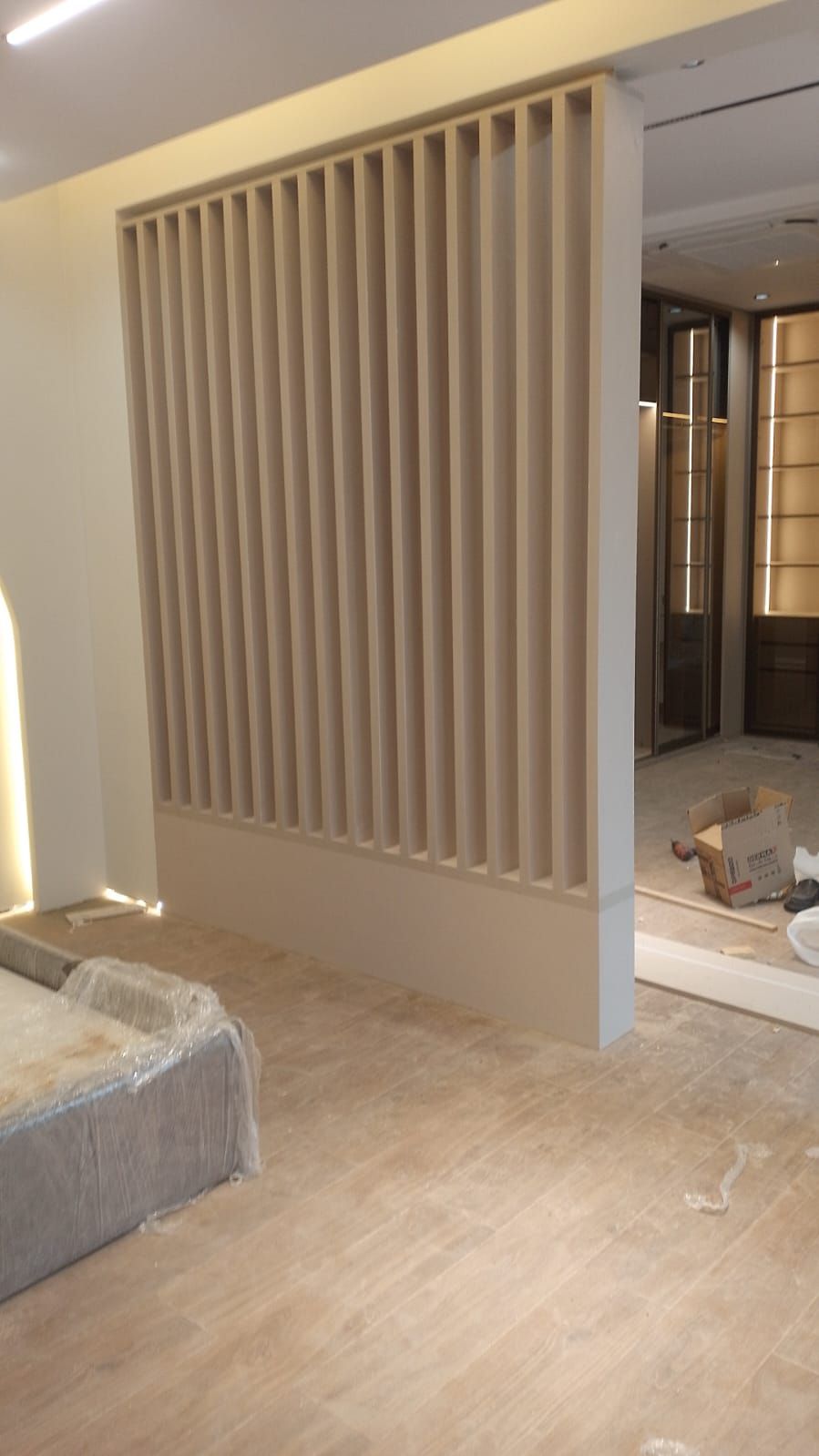 تفصيل مكتبه وبرتيشن وغرف نوم وخزائن وديكورات ومجال