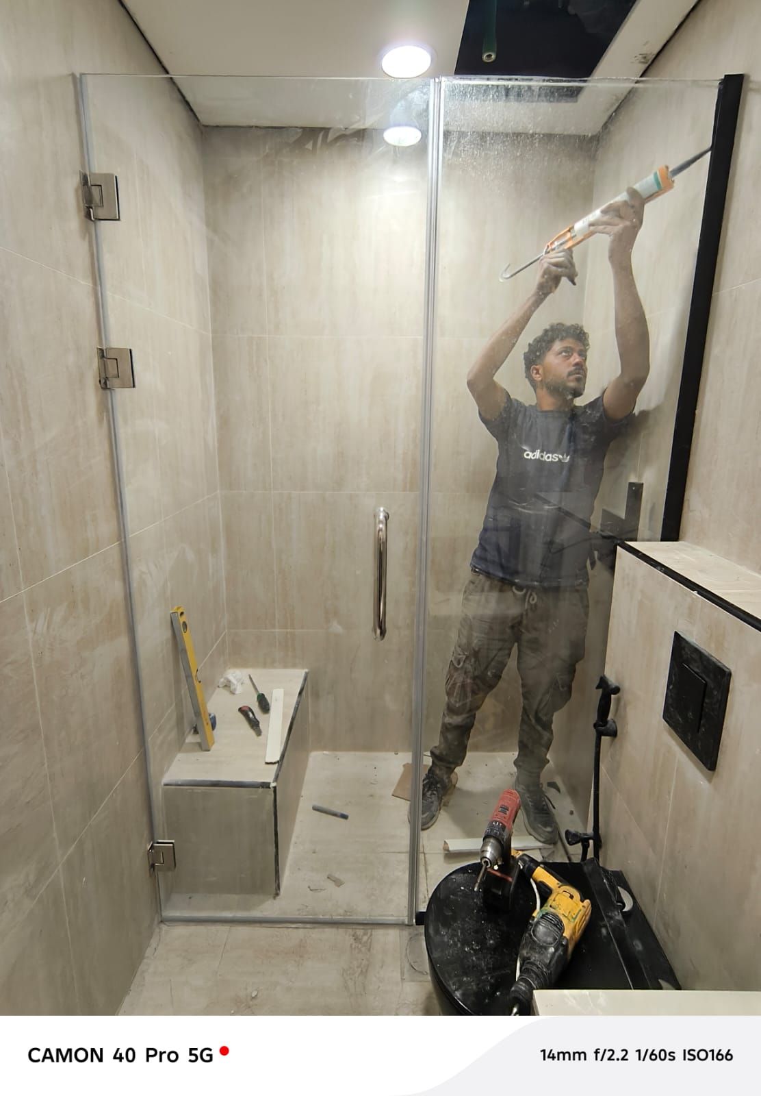 تركيب زجاج سكريت