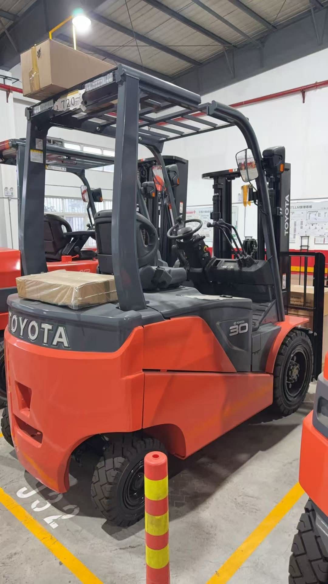 سيزر لفت ومان لفت ورافعات شوكيه للايجار