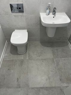 تركيب بلاط أرضيات وجدران تركيب سيراميك حمامات ومطا