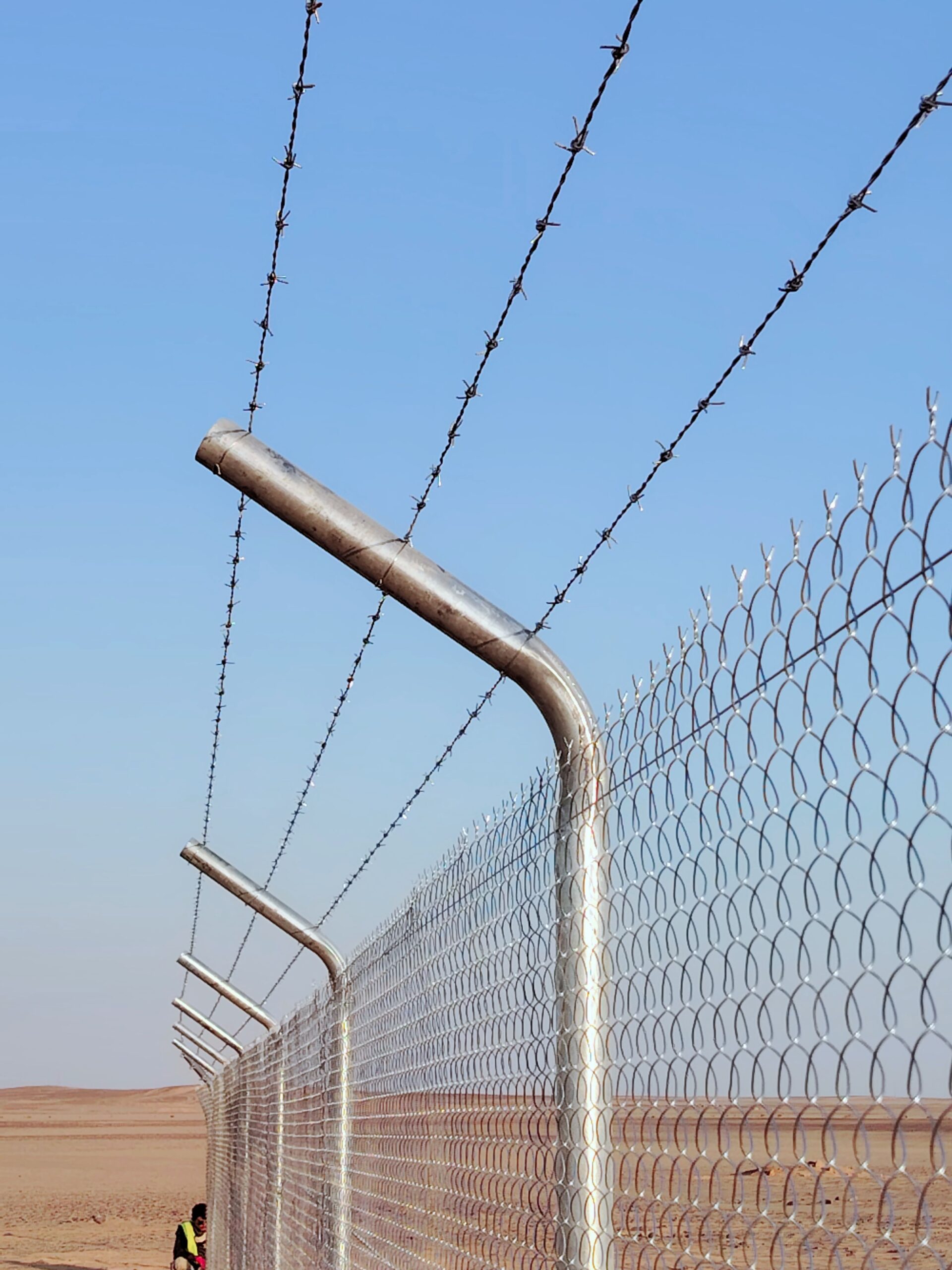 توريد وتركيب جميع انواع الشبوك والسياجات الامنيه