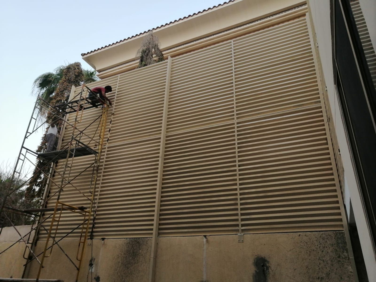 مظلات وسواتر ابتكار 0501822290 تركيب المظلات الرئي