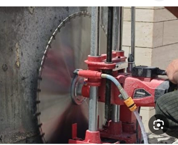 يوجد لدينا تكسيرات وترحيل وترميل وقصه خرسانيه