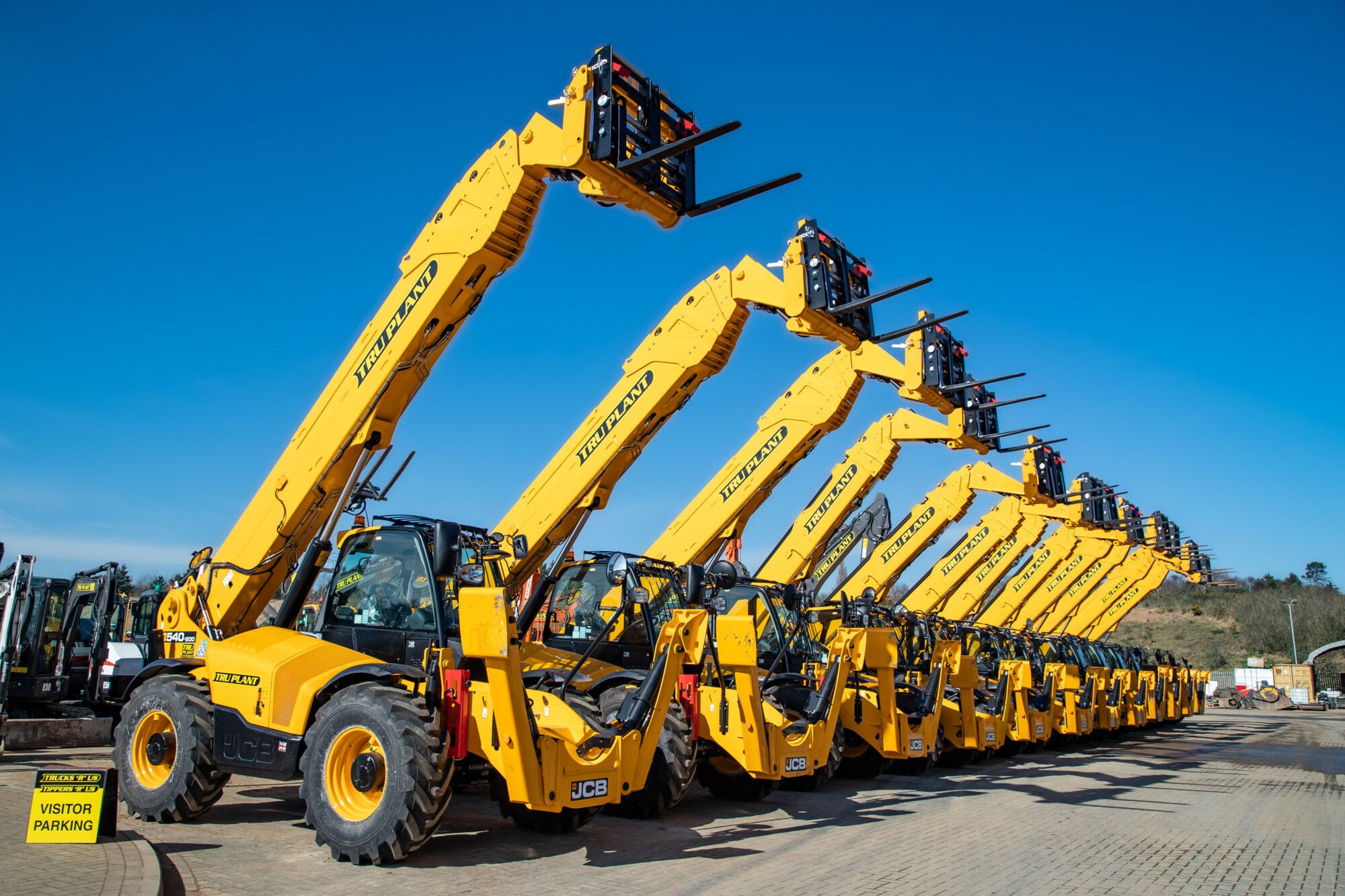 جي سي بي تليهاندر ميرلو تليهندر للإيجار في الدمام