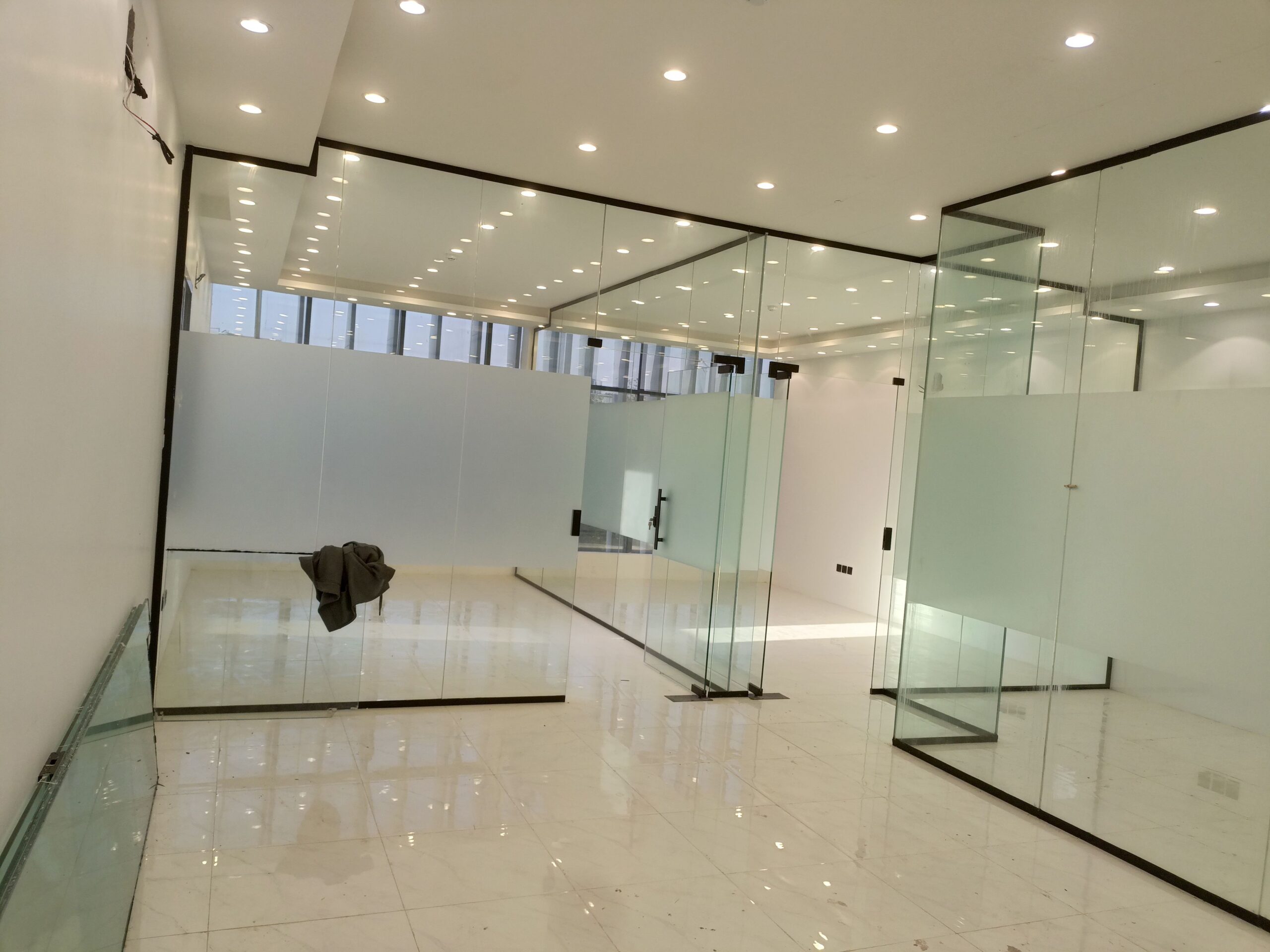 زجاج سكريت مكاتب وجهات شورات تضليل