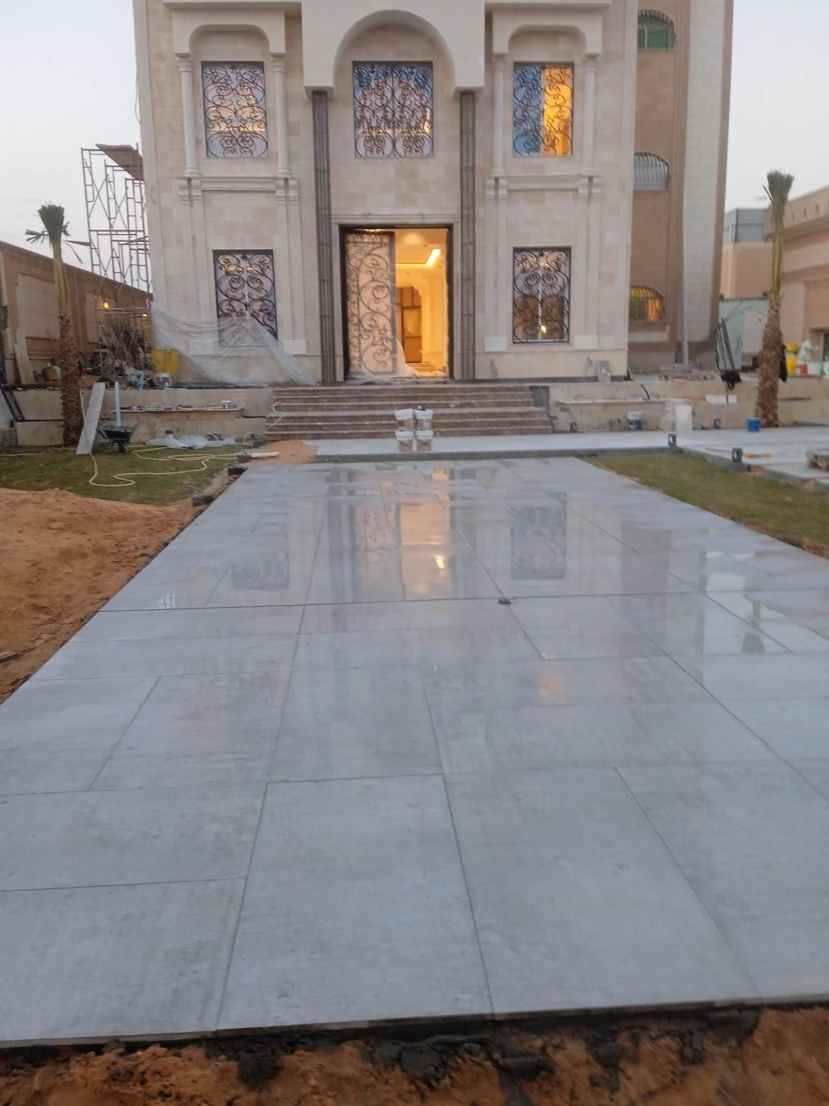 مبلط سيراميك ورخام