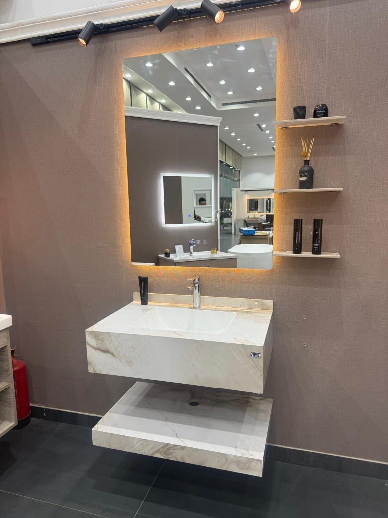 كهربائي وسباك جده