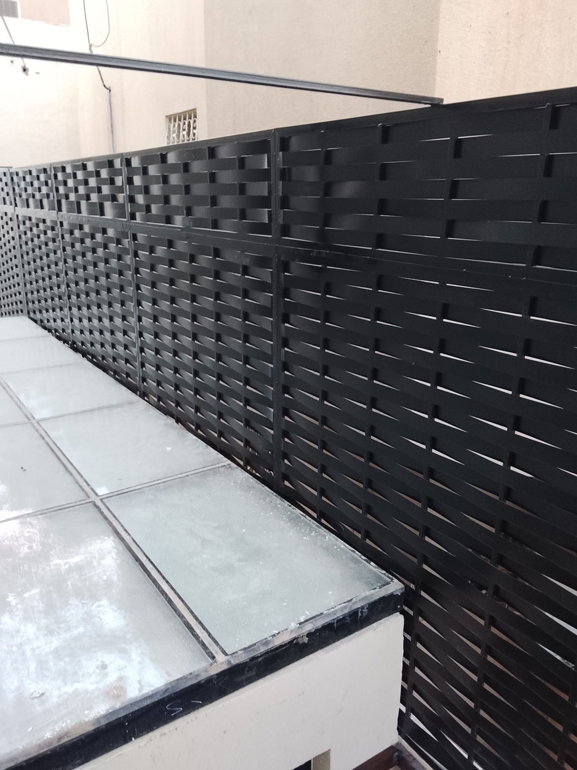 حداد مظلات وسواتر وبرجولات وجلسات وهناجر ومستودعات