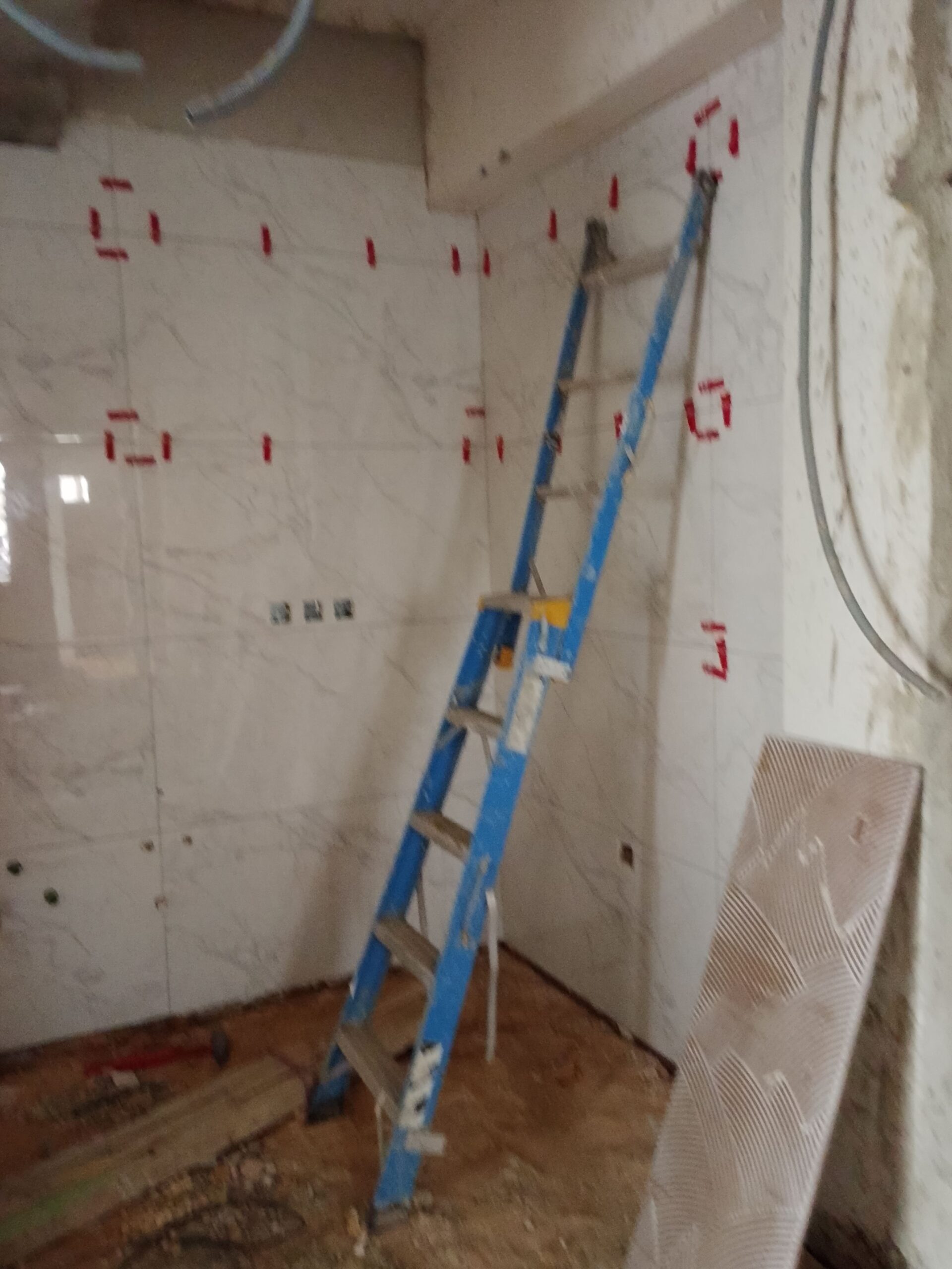 معلم سيراميك رخام تكسير تبليط ترميم الرياض