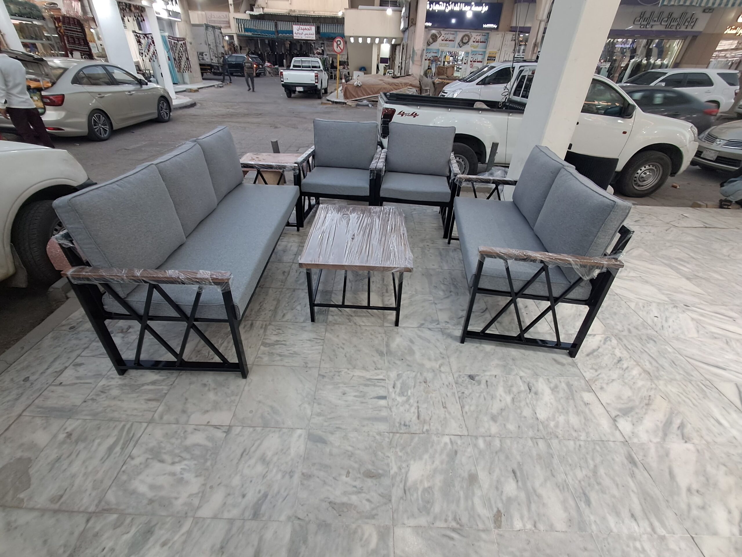 الرياض حي العلياء اسواق العويس