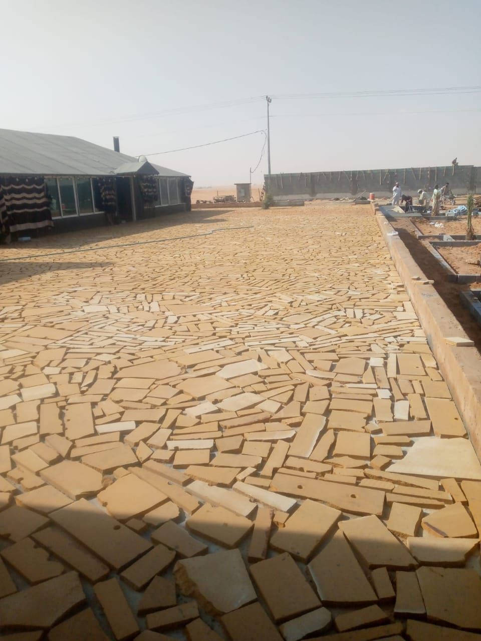 مقاول باکستانی حجر — أعمال اللياسة، الإنترلوك والح