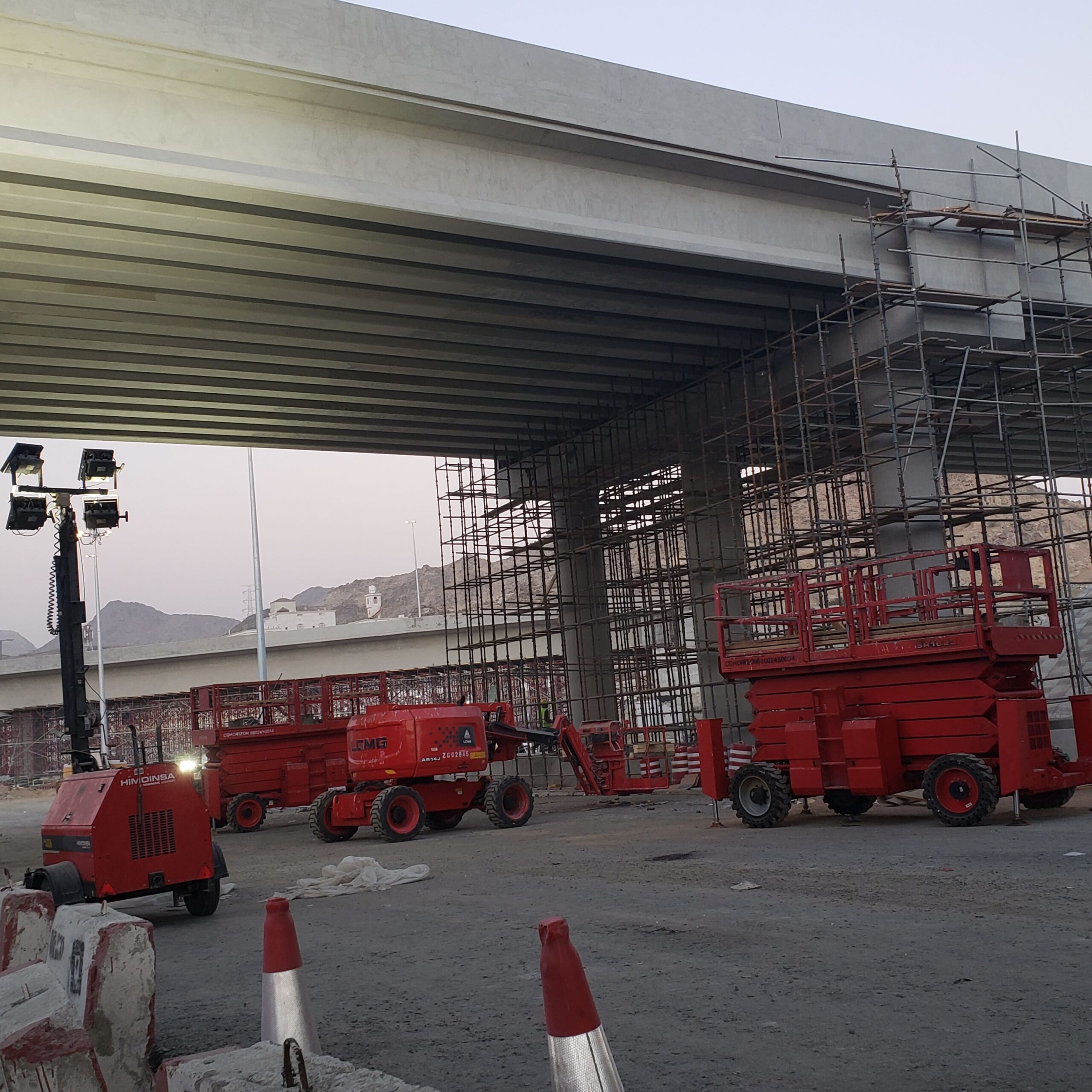 سيزرلفت مانلفت اللايجاري كهرباء ديزل 14 متر16متر18