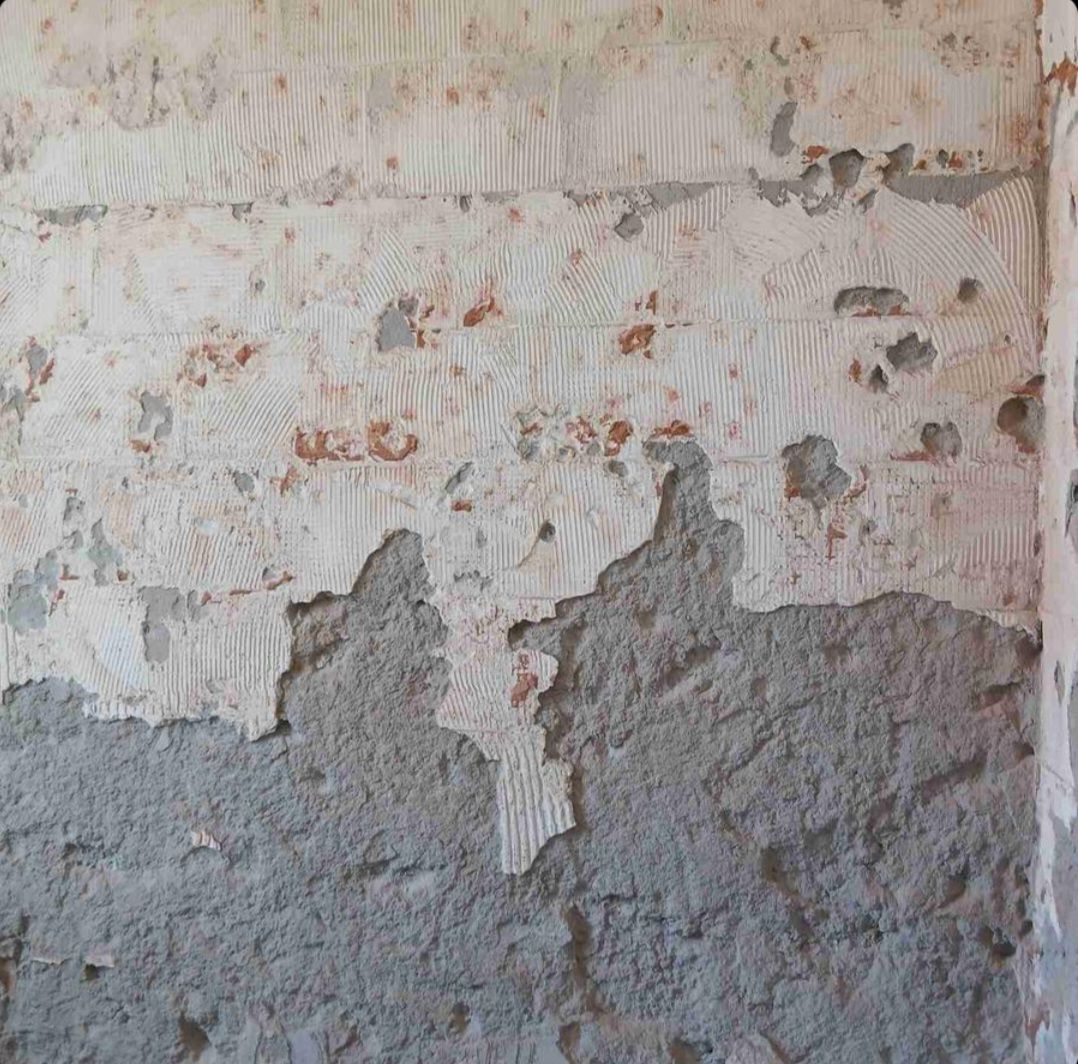 تكسير وتركيب بلاط السيراميك