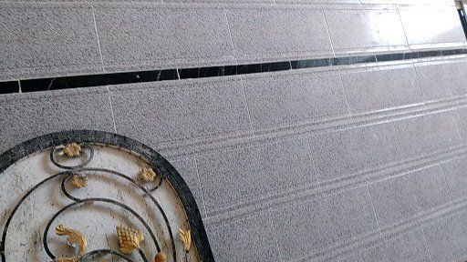 معلم بلاط محترف