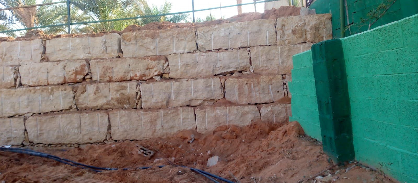 مقاول باکستانی حجر — أعمال اللياسة، الإنترلوك والح