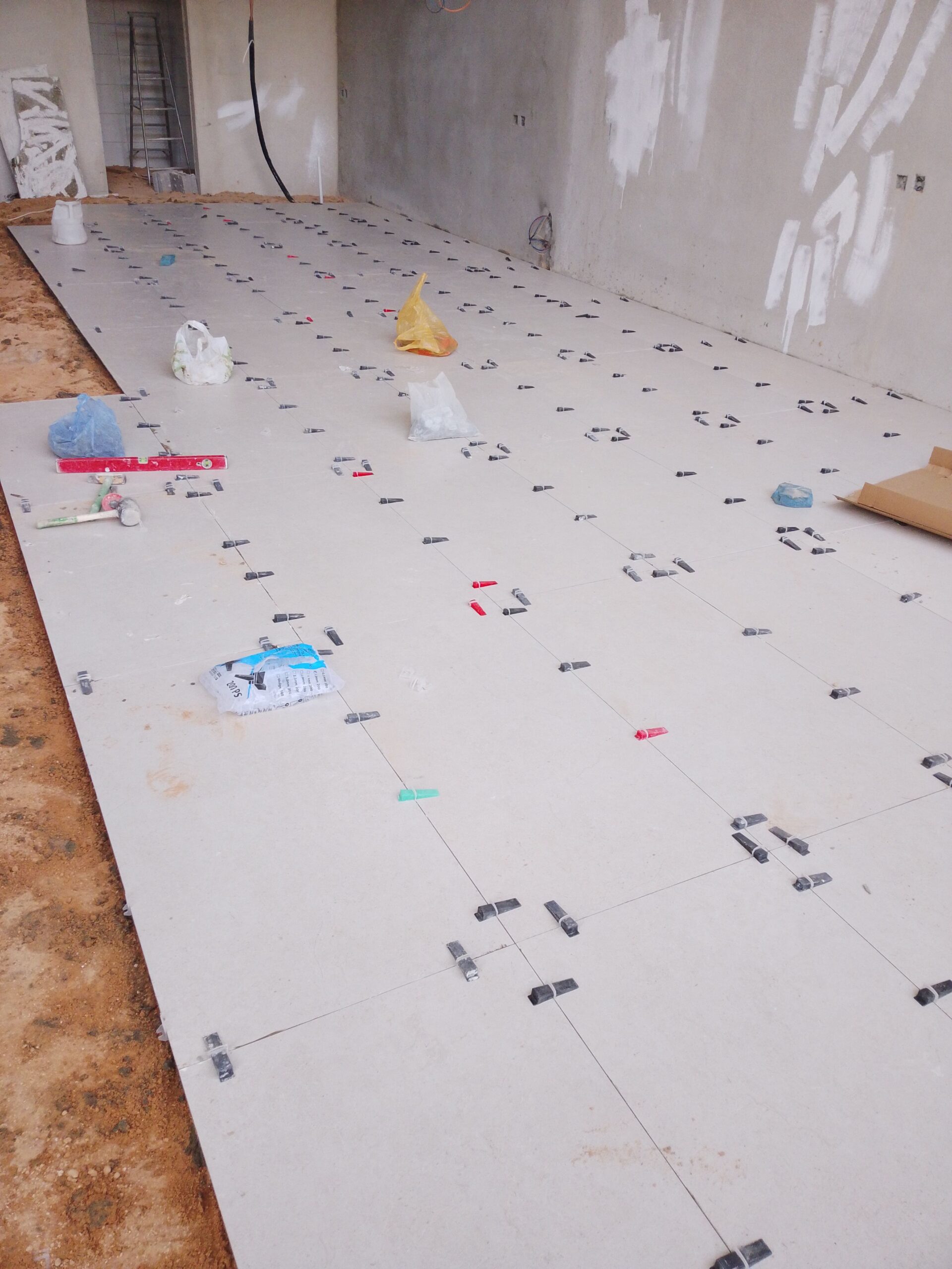 معلم سيراميك رخام تكسير تبليط ترميم الرياض