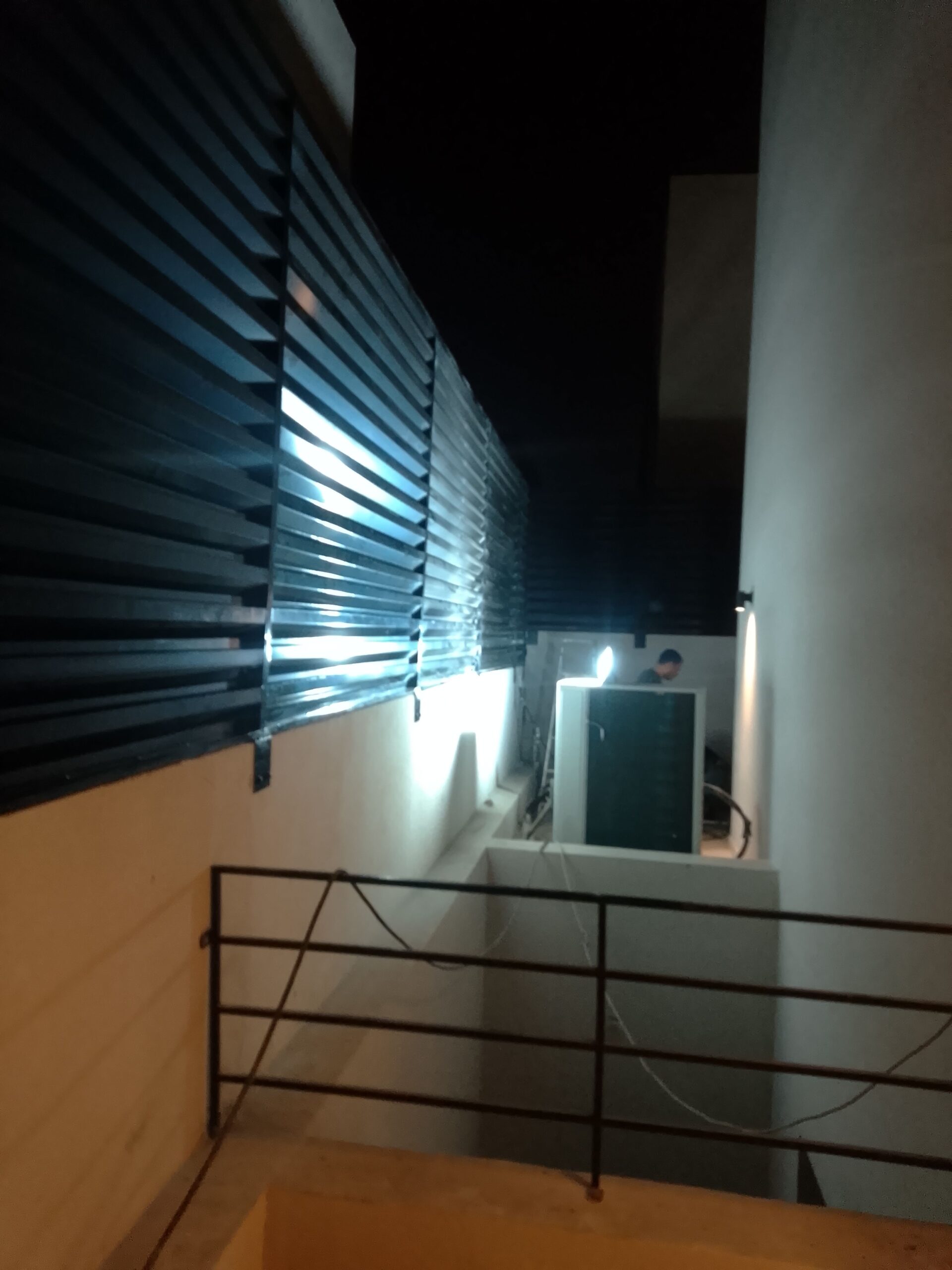 مظلات سواتر هناجر ساندويش بنل وبرجول جده