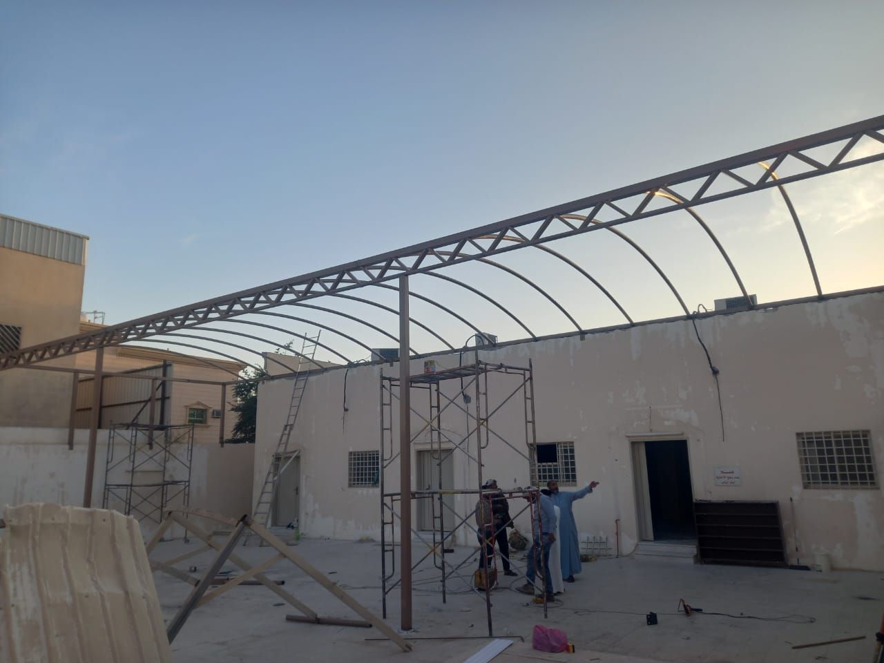 مظلات وسواتر وتفصيل غراف سندويش بلن