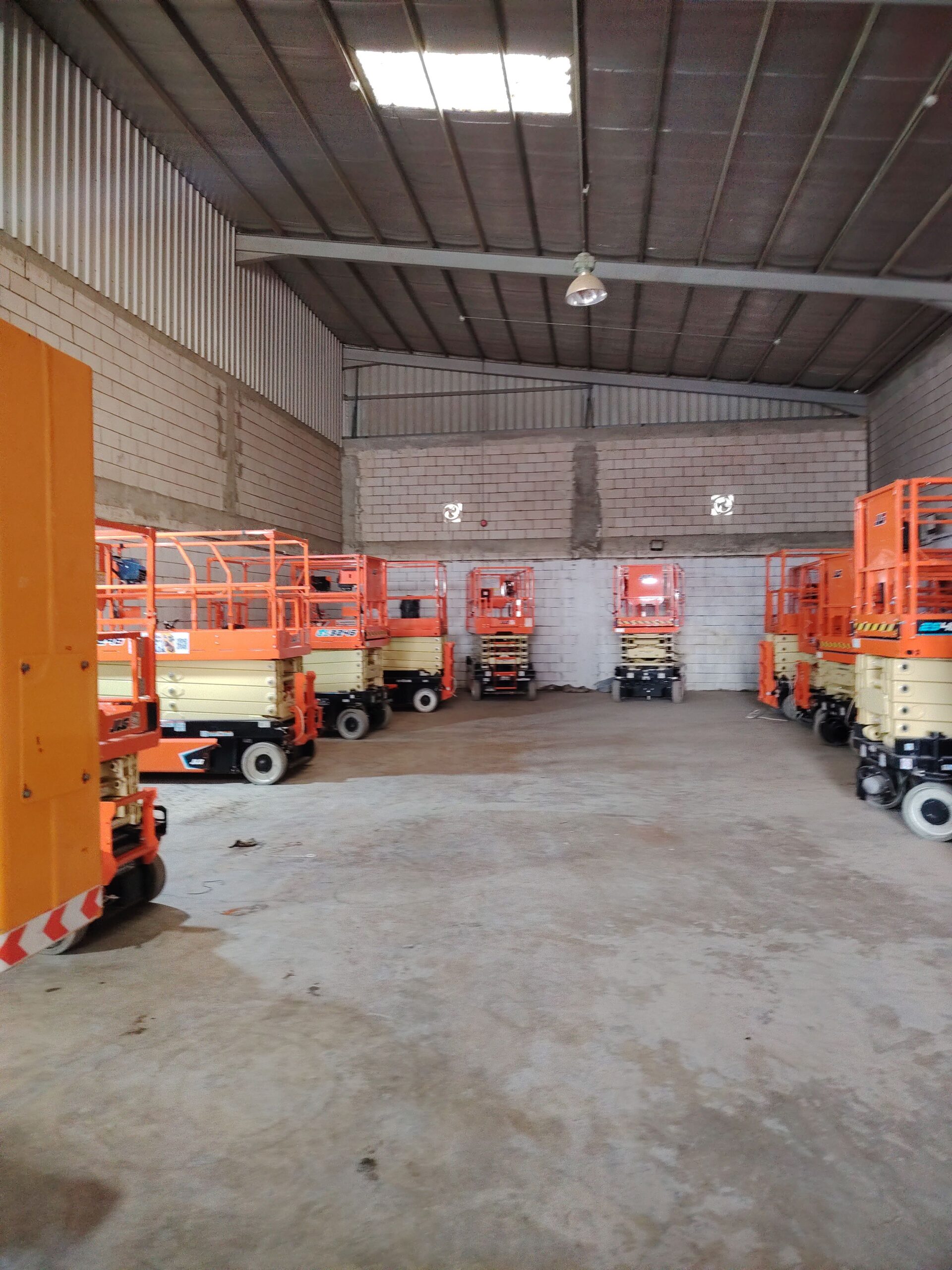 سيزرلفت10متر 12متر 14متر 16متر كهرباء للايجار جده