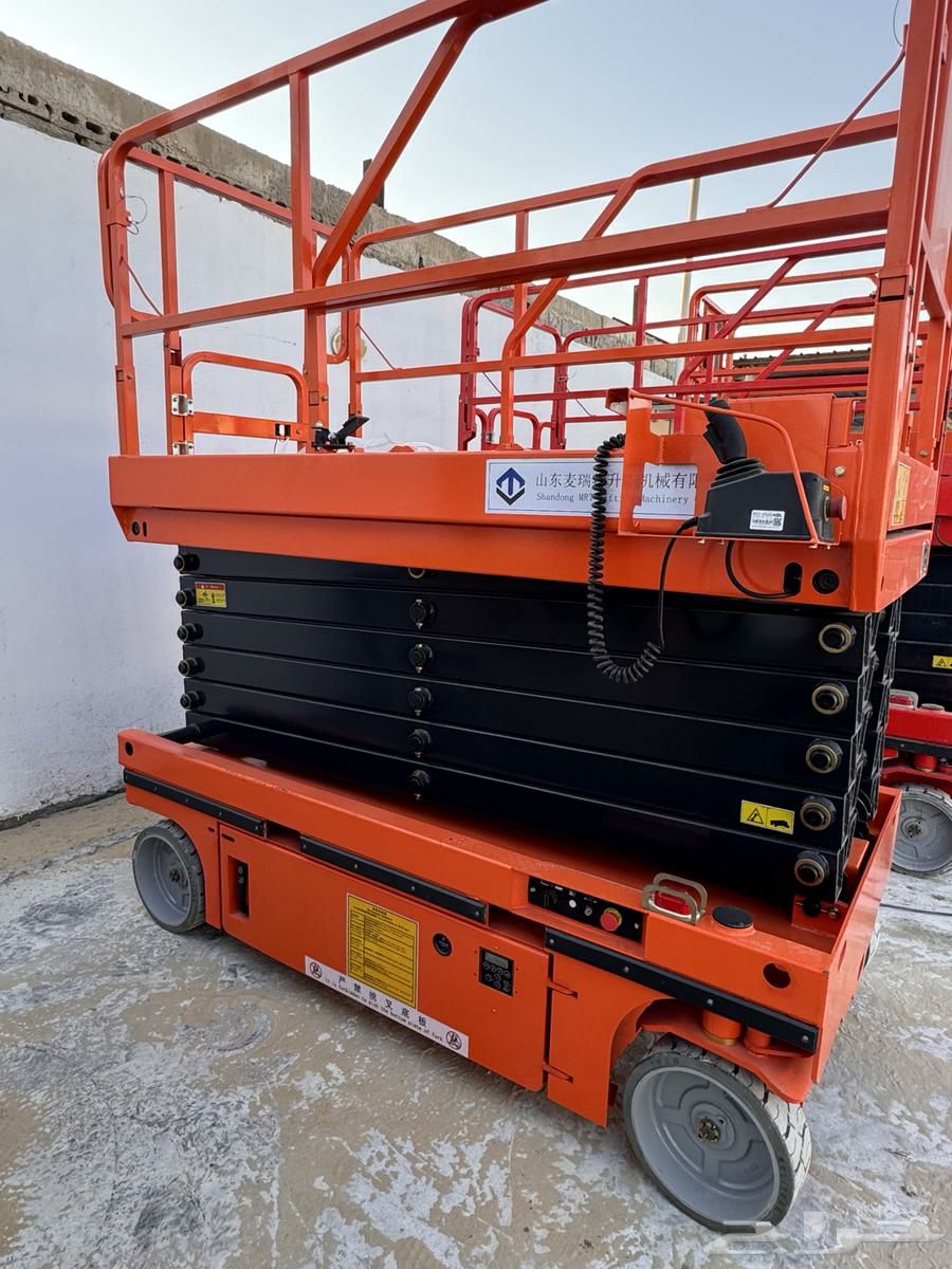 سيزر لفت 18متر * 8متر * للايجار في الدمام الرياض *