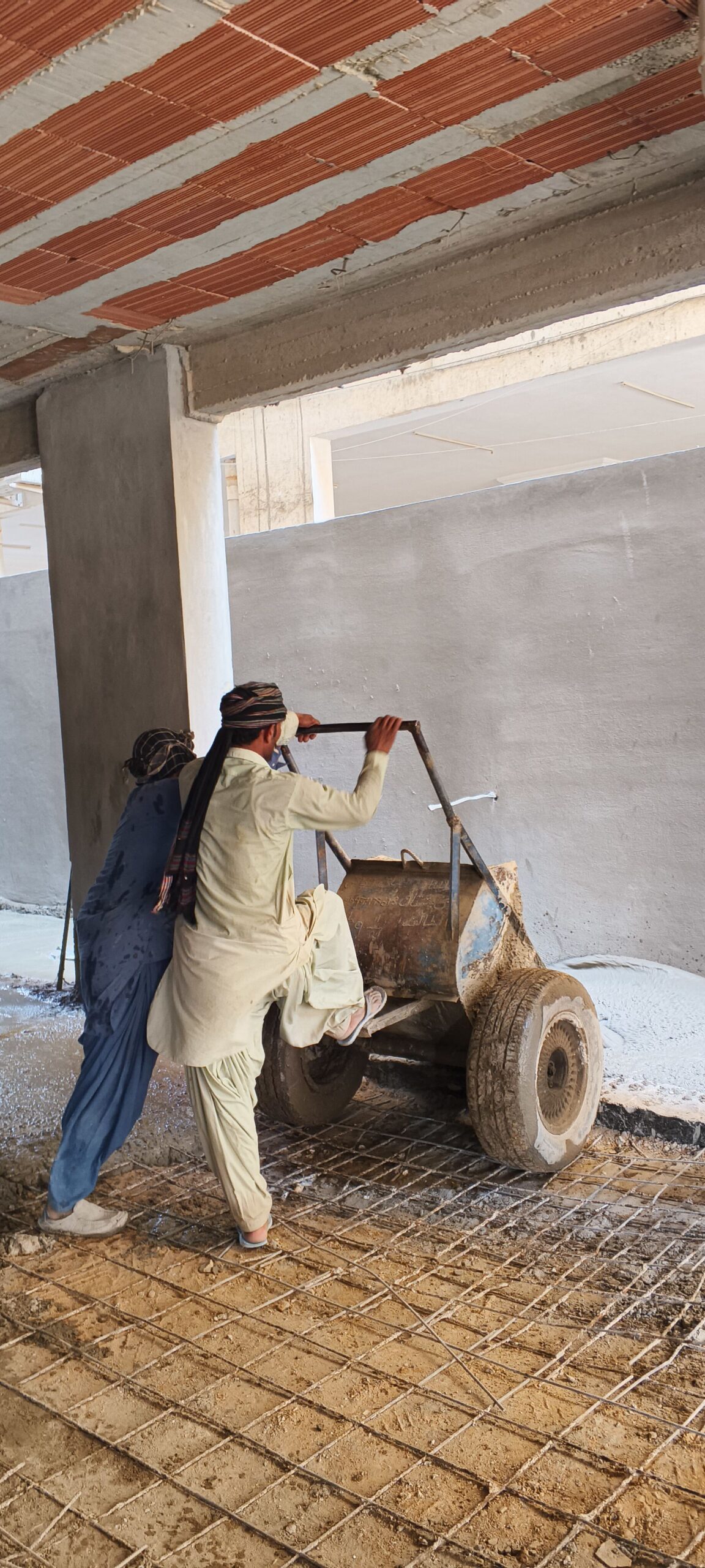 اسمنت خلاط يدوي للايجار يوميا صبا 0597473618