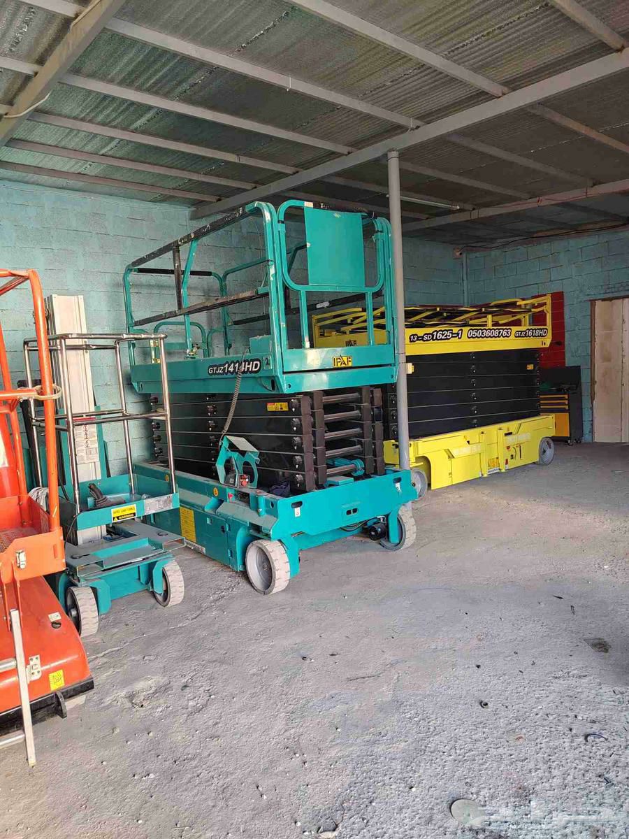 سيزر لفت 14متر * 16متر * للايجار في جدة **