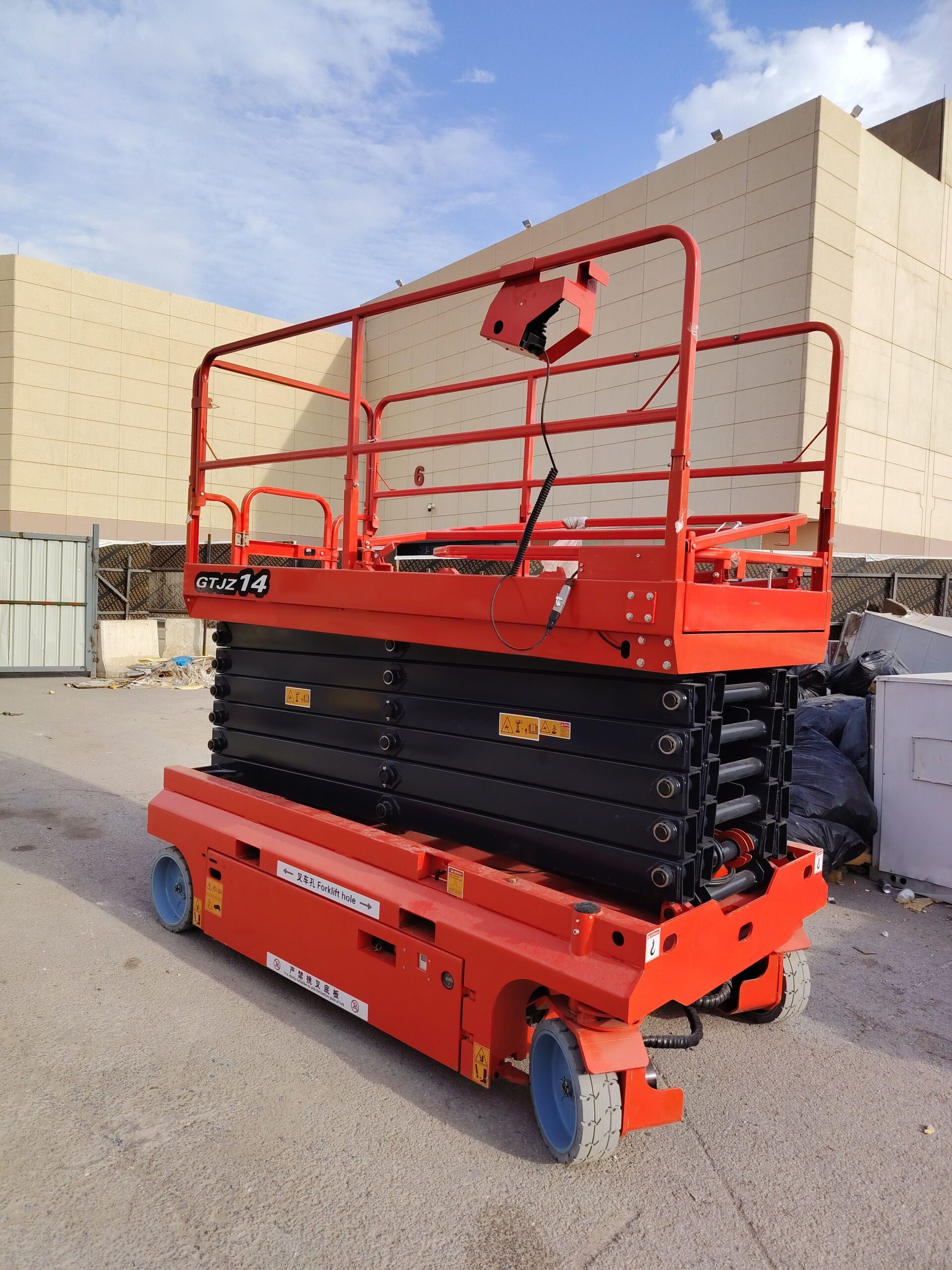 سيزرلفت10متر 12متر 14متر 16متر كهرباء للايجار جده