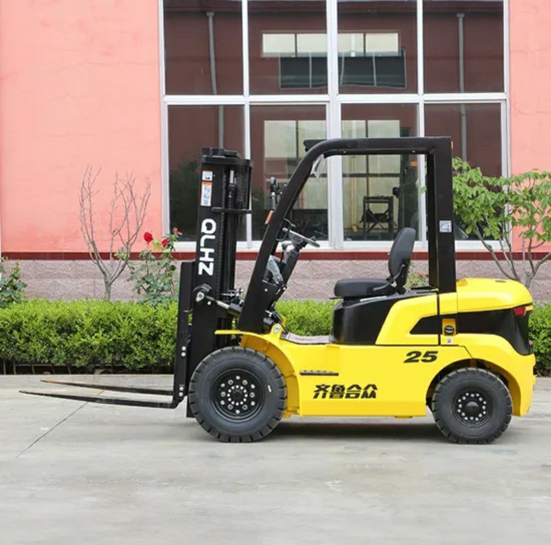 تأجير المعدات الثقيلة والخفيفة رافعات شوكيه فوركلف