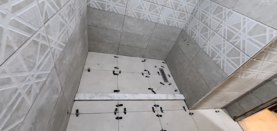 مقاولات بلاط بناي حي الحمرا