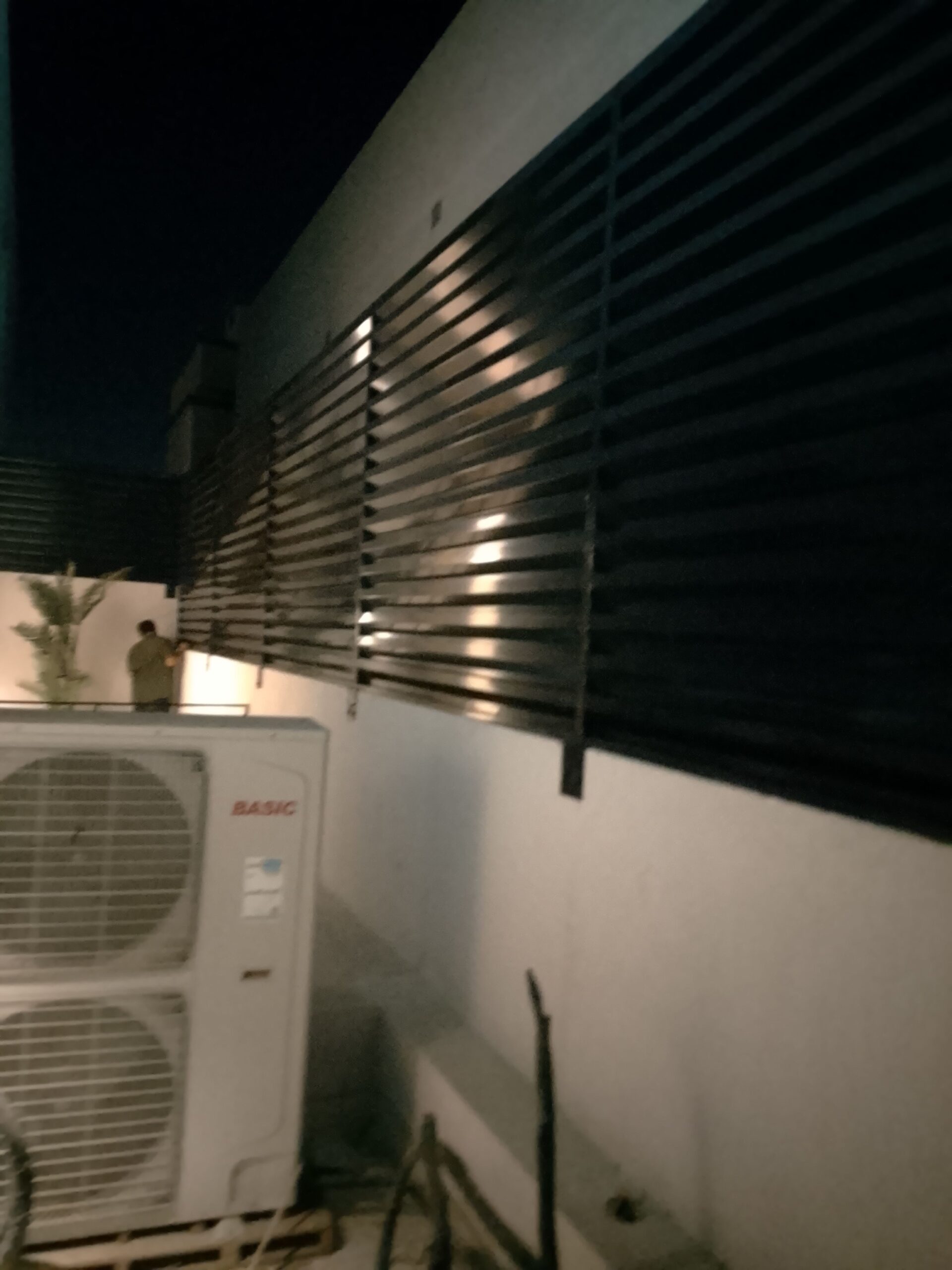 مظلات سواتر هناجر ساندويش بنل وبرجول جده