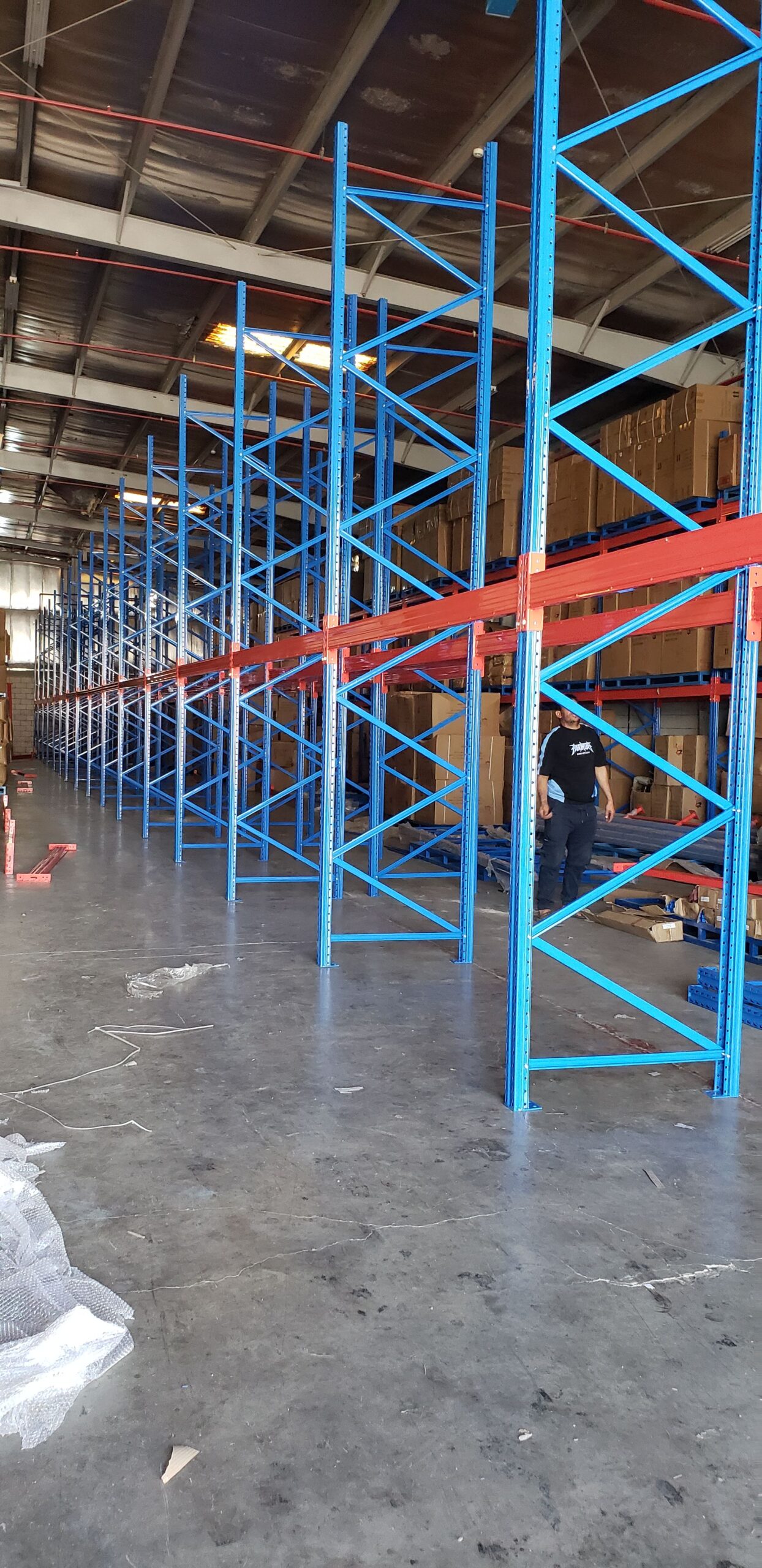 رفوف سوبر ماركت، رفوف تخزين مستودعات، وفقاً للمقاي