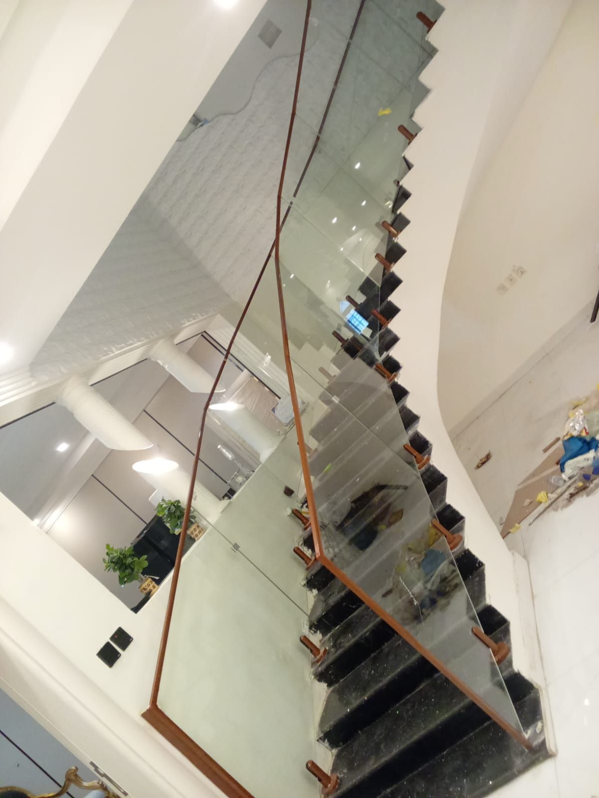 زجاج سكريت تبوك