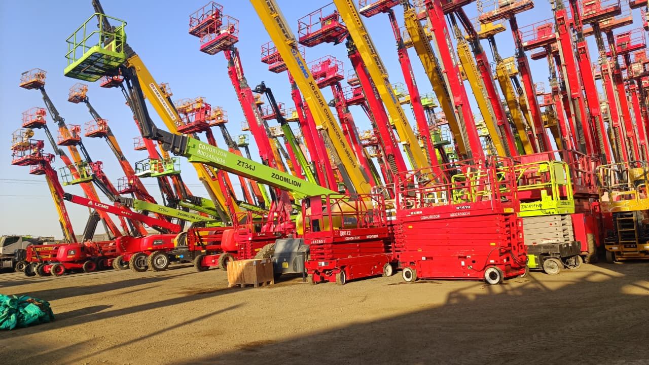 سيزرلفت ومان لفت ورافعات شوكيه وتيليهندلر جي سي بي