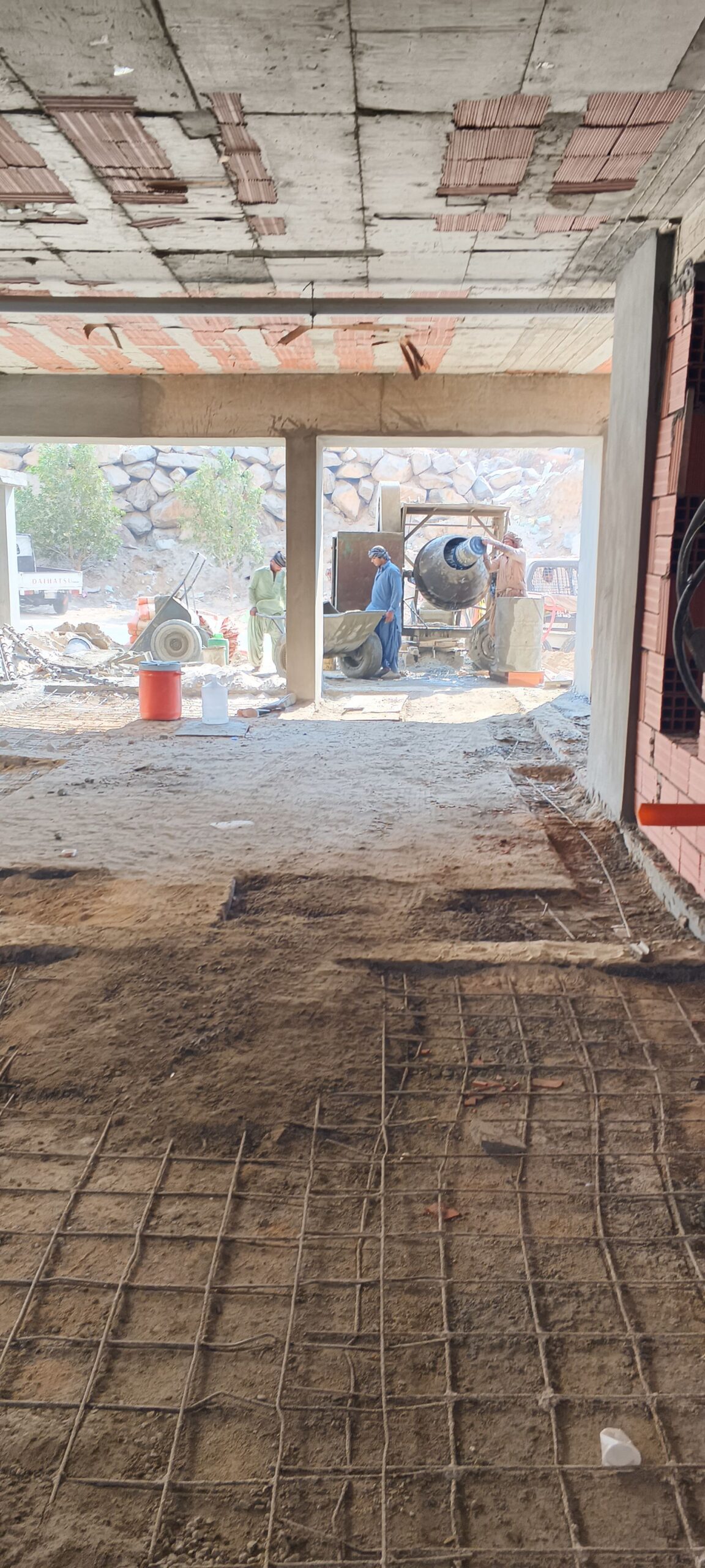 مقاول خلاط اسمنت يدوي للايجار يوميا صبا