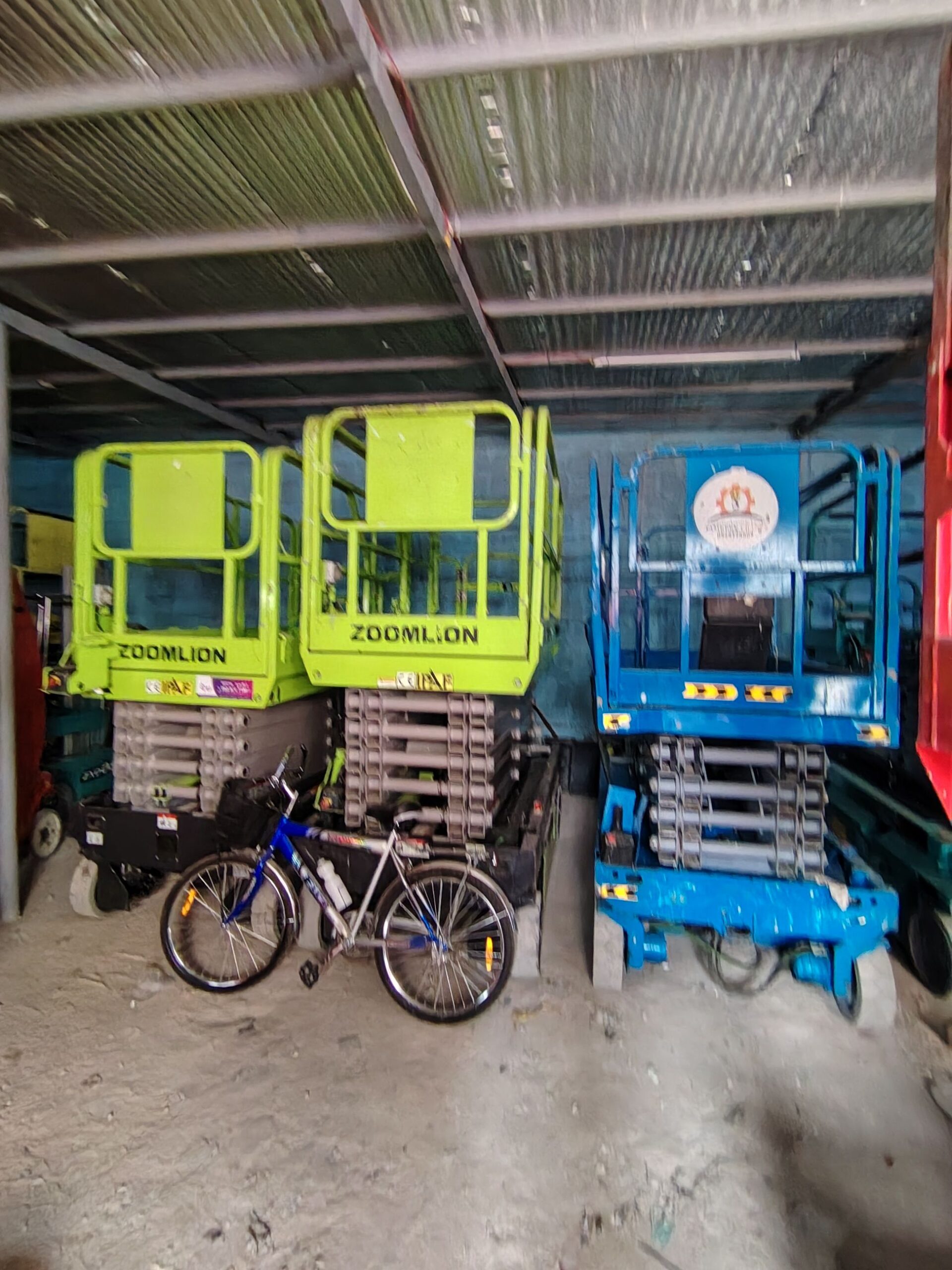 رافعه مقصيه 10متر 12متر 14متر 16متر كهرباء للايجار