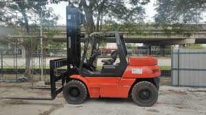 فوركلفت 1طن 3طن 5طن 7طن 10طن 16طن للإيجار في الدما