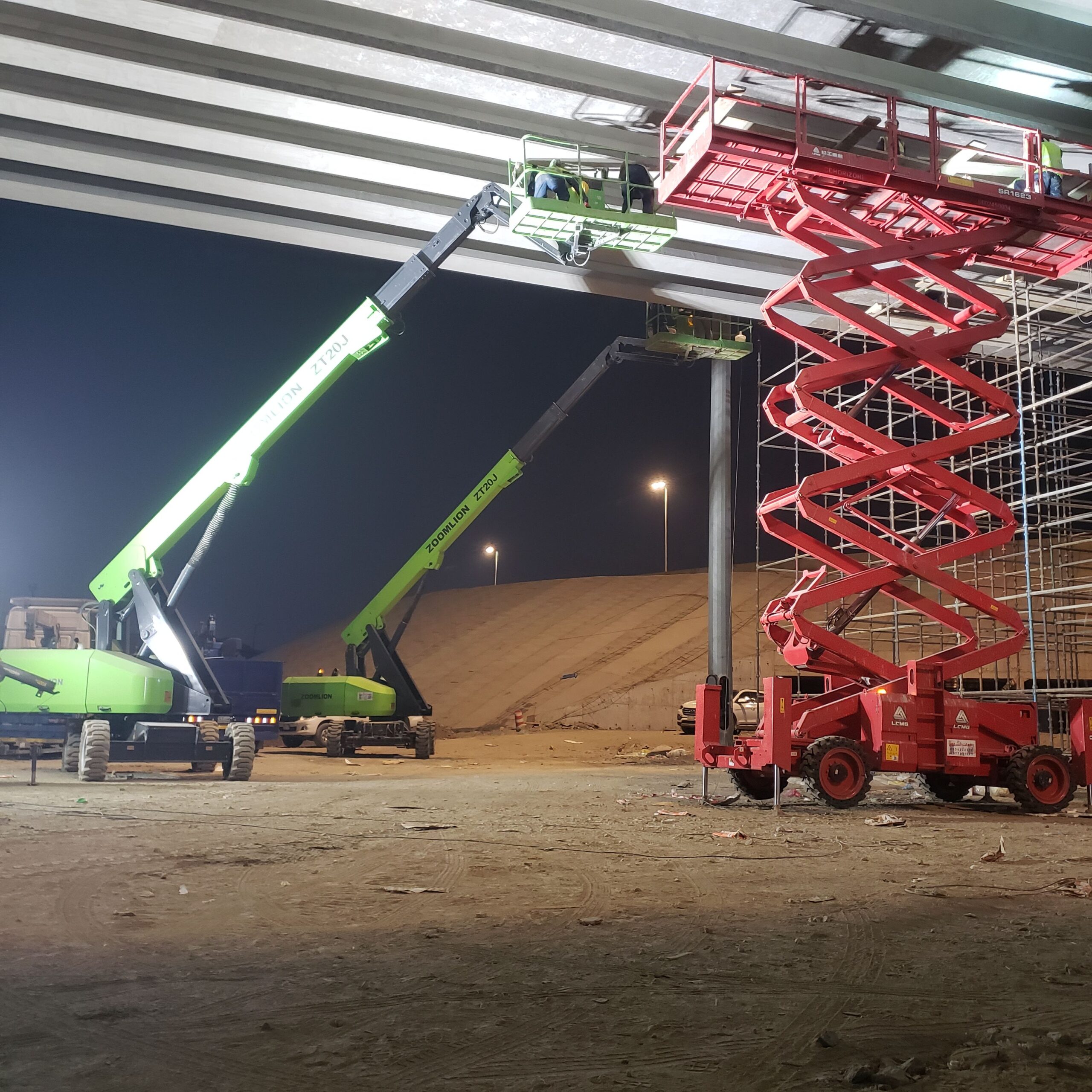 سيزرلفت مان لفت اللايجار رافعة شوكية للإيجار يومي