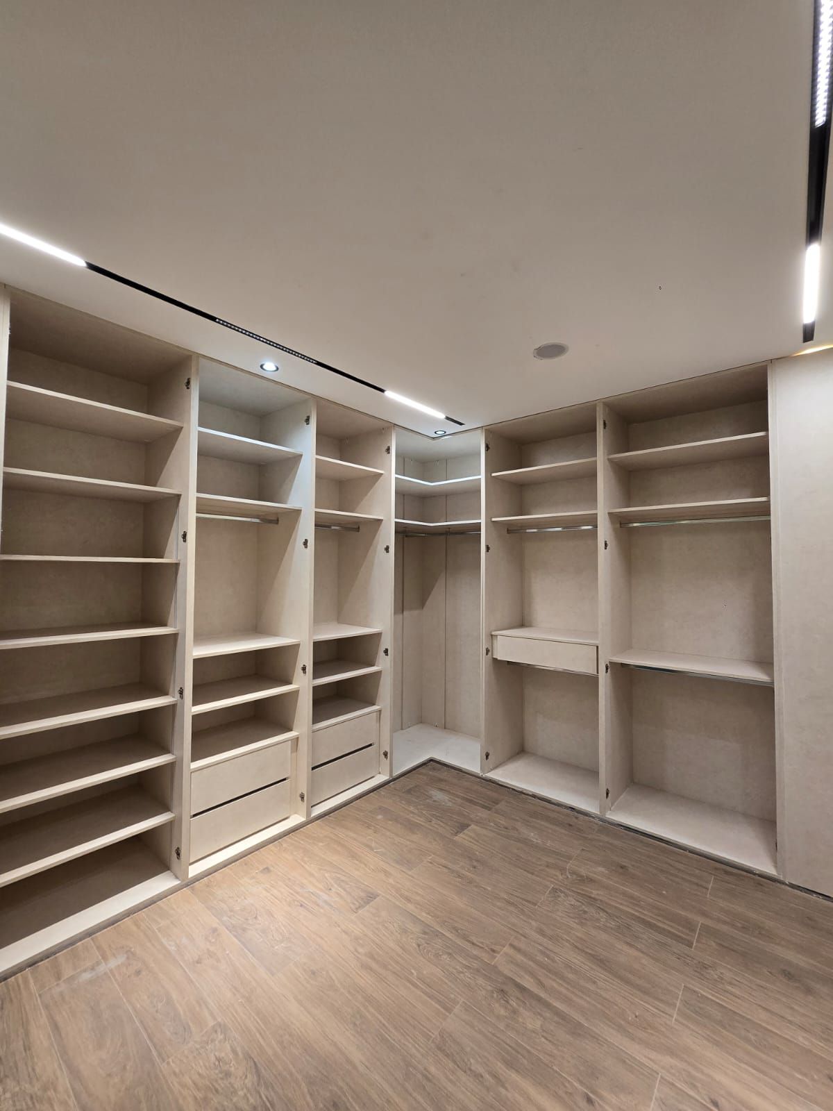 تفصيل غرف نوم وخزائن وديكورات ومجالس 0510102274