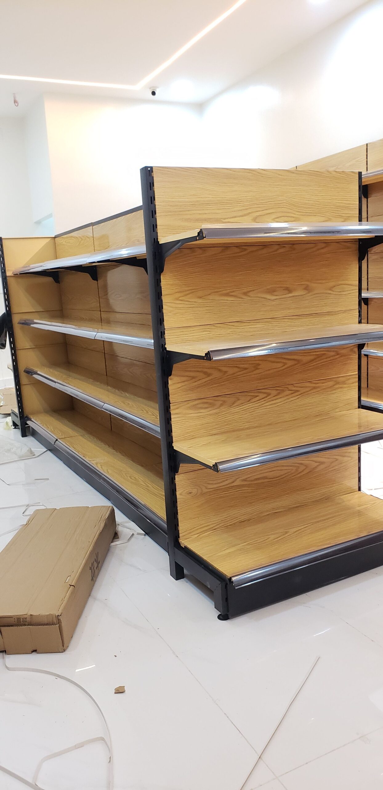 رفوف سوبر ماركت، رفوف تخزين مستودعات، وفقاً للمقاي