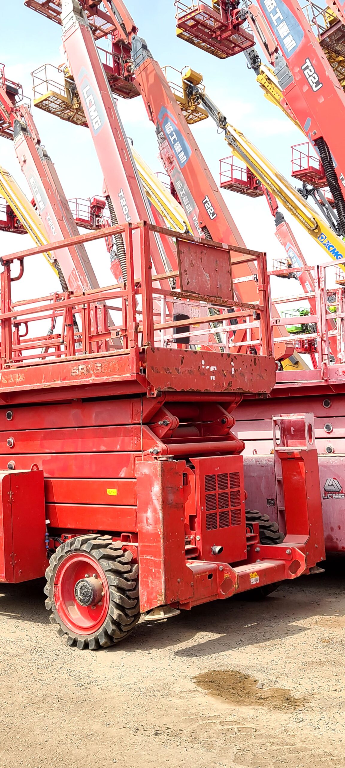 سيزر لفت ومان لفت وكرينات ورافعات شوكية وتيليهندلر