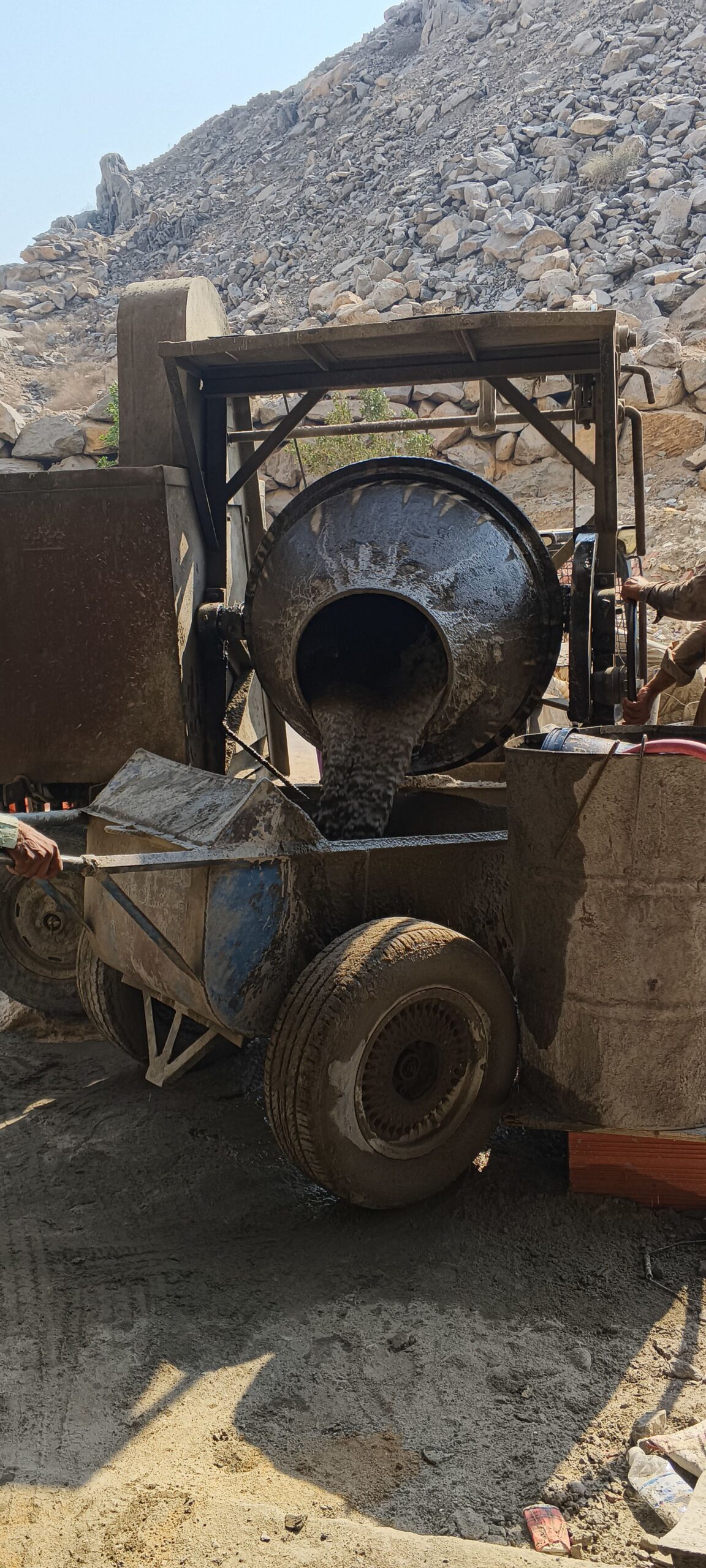 اسمنت خلاط يدوي للايجار يوميا صبا 0597473618