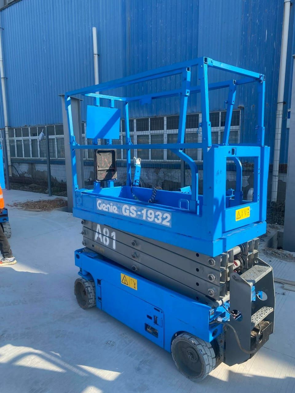 سيزر لفت 12متر 14متر للإيجار في جدة – تأجير رافعة