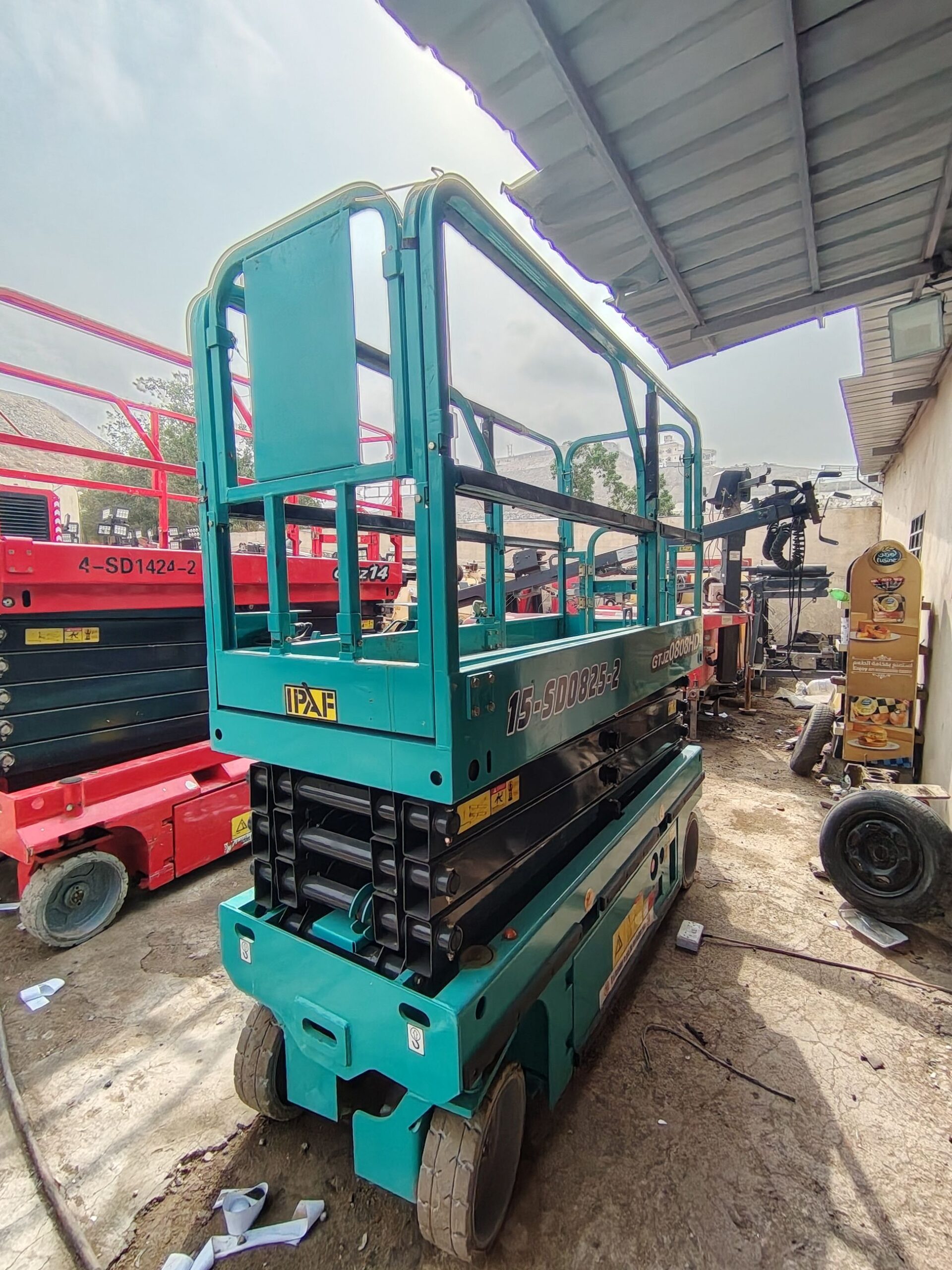 رافعه مقصيه 10متر 12متر 14متر 16متر كهرباء للايجار