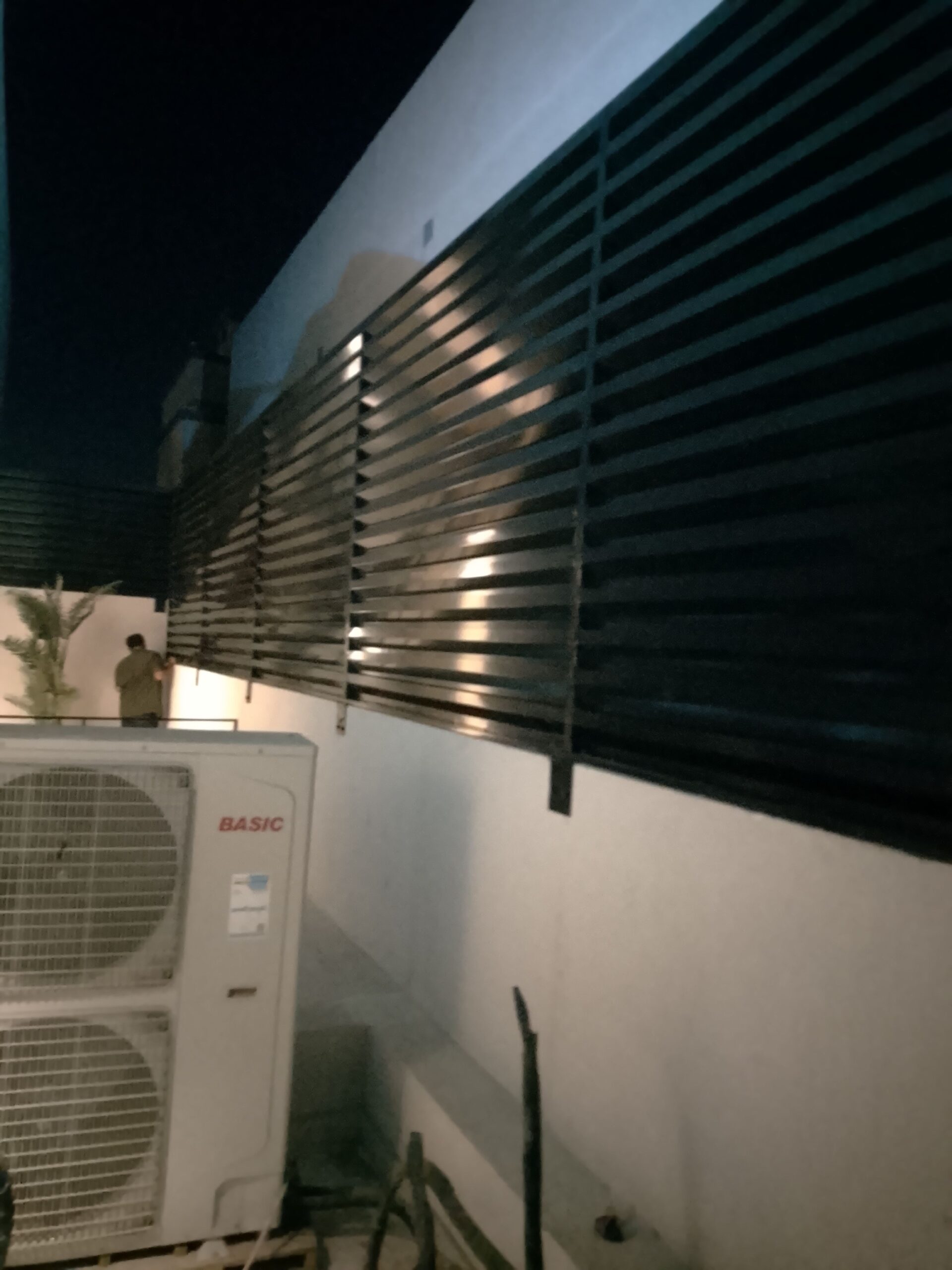 مظلات سواتر هناجر ساندويش بنل وبرجول جده