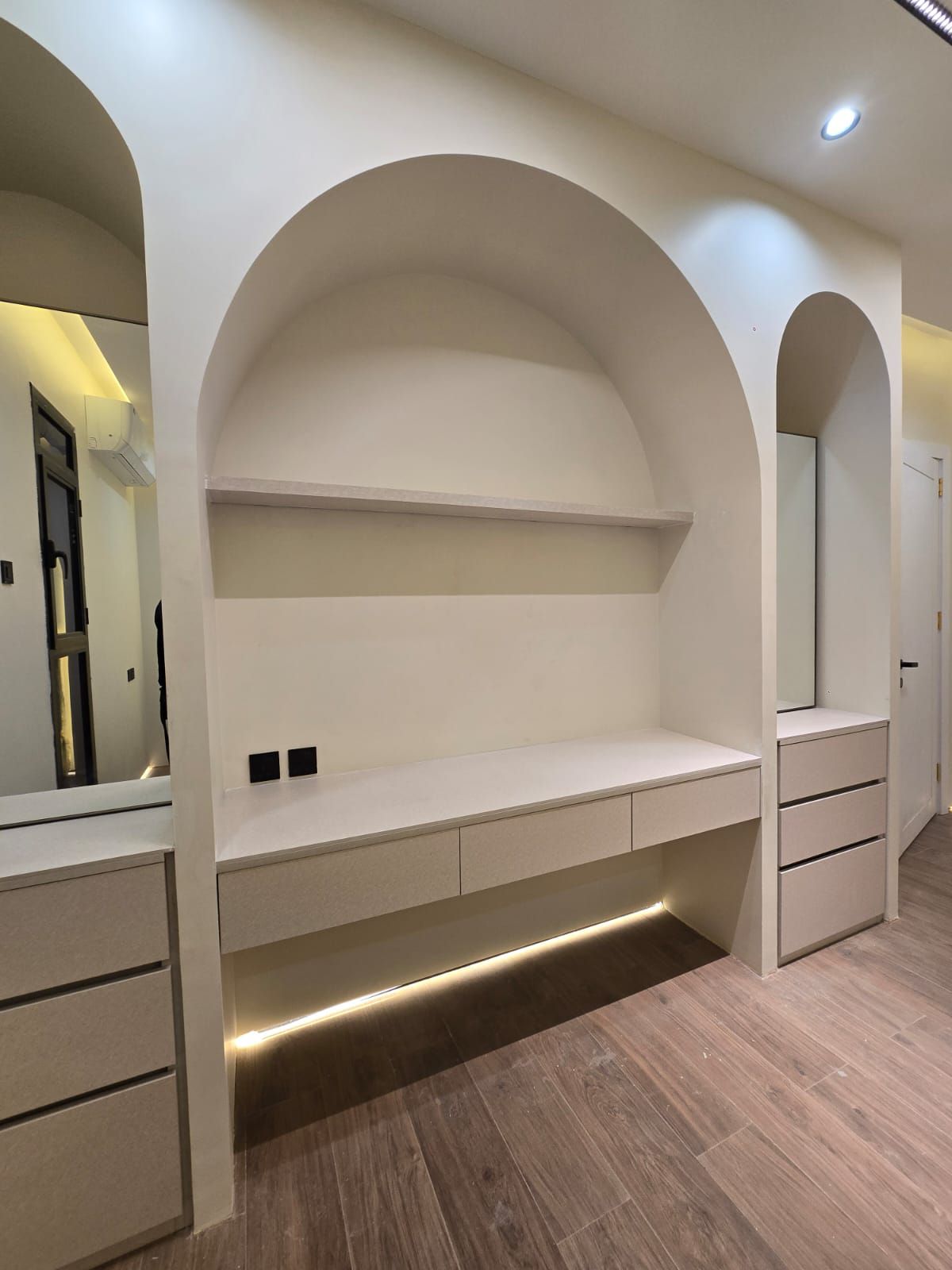 تفصيل غرف نوم وخزائن وديكورات ومجالس 0510102274