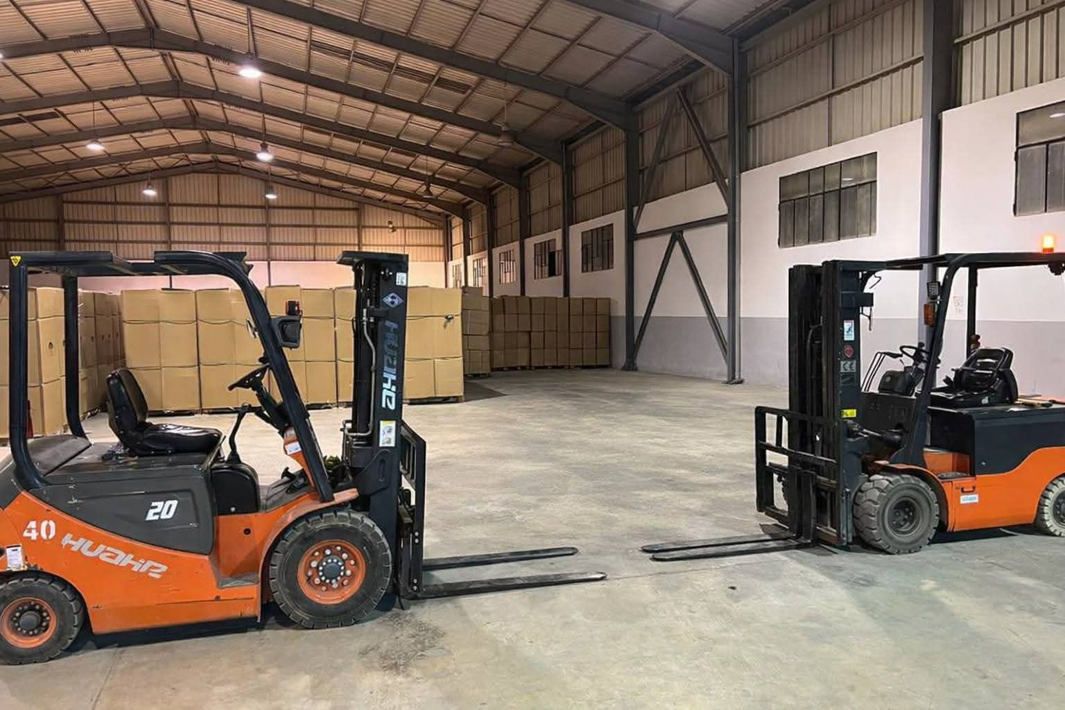 فوركلفت 1طن 2طن 3طن للإيجار في الدمام الرياض جدة