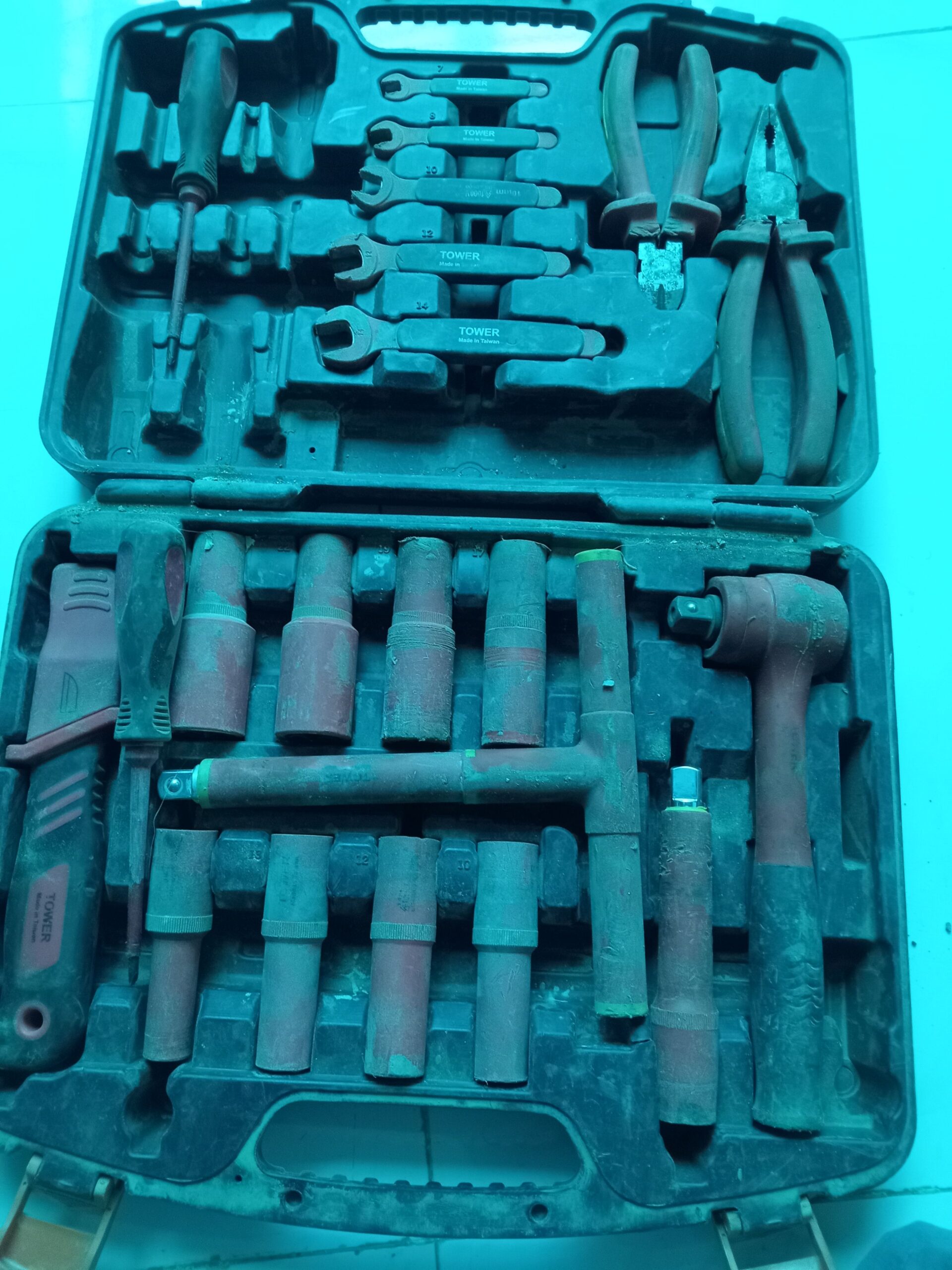 شنطة عدا كهربائي معزوله 220فلط